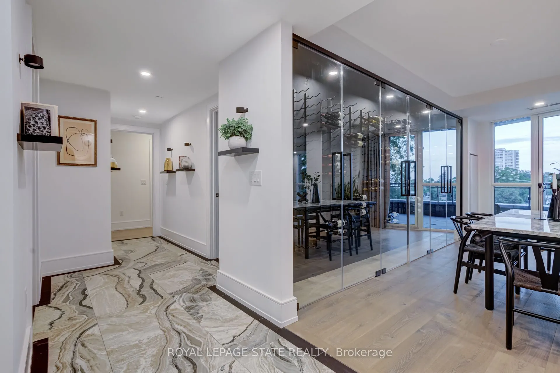 2060 Lakeshore Road, #308