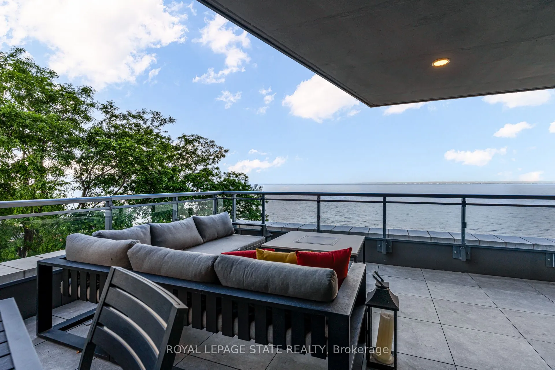 2060 Lakeshore Road, #308