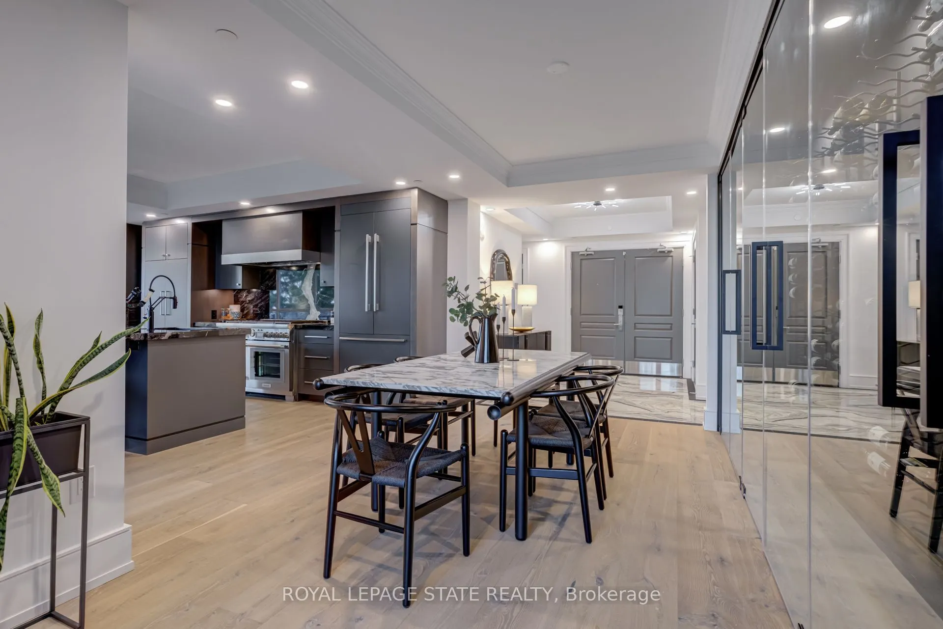 2060 Lakeshore Road, #308