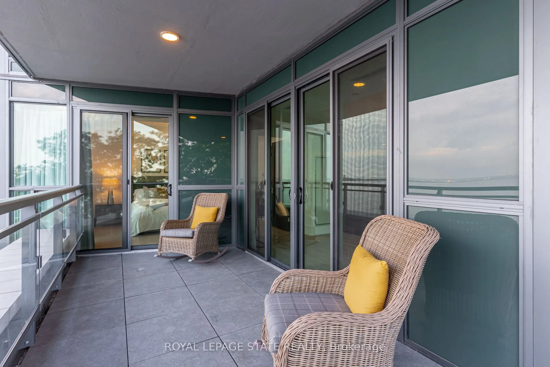 2060 Lakeshore Road, #308