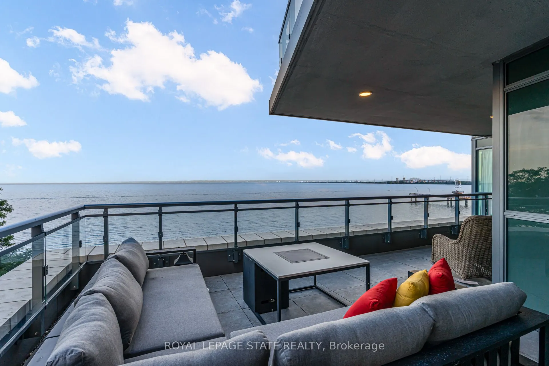 2060 Lakeshore Road, #308