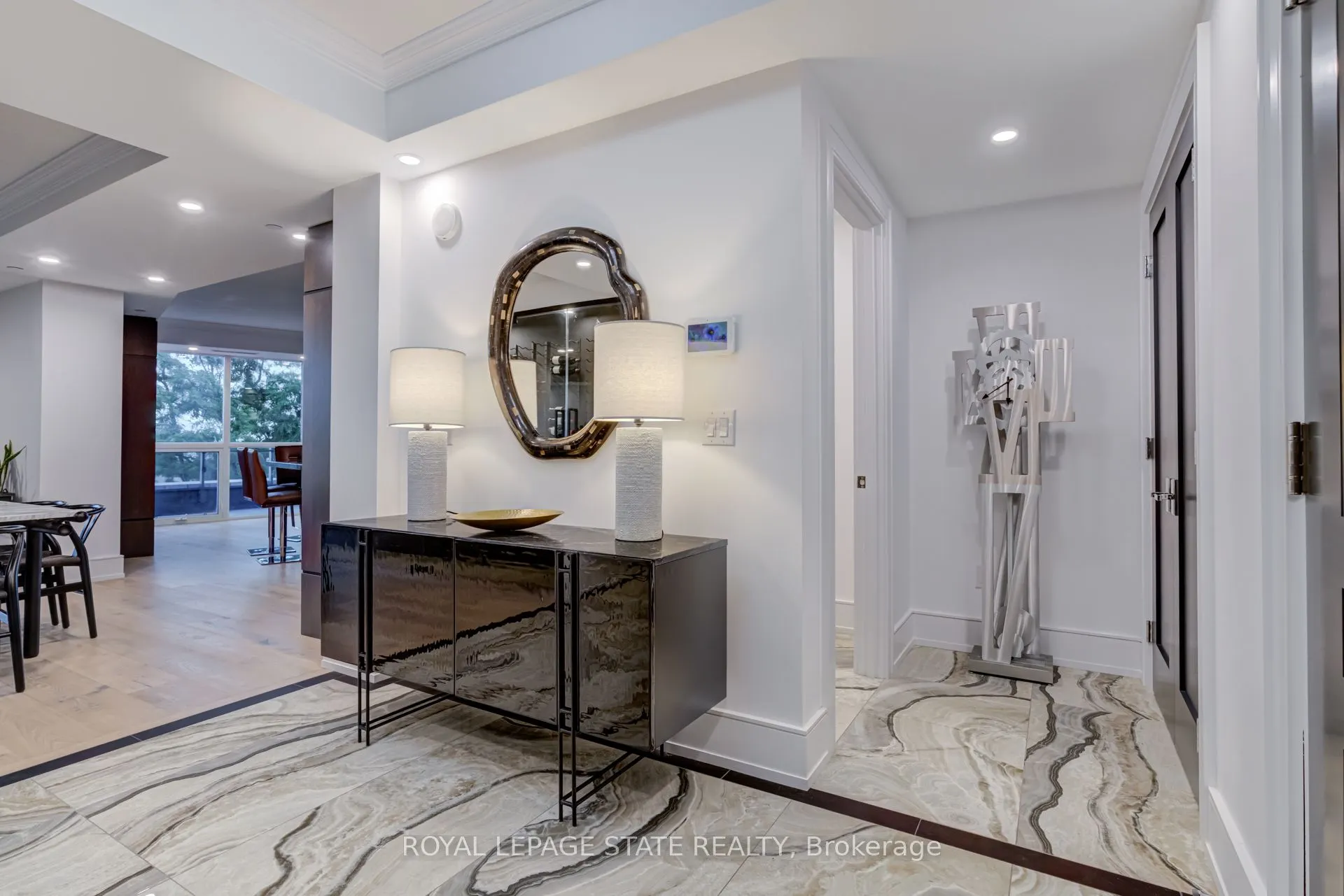 2060 Lakeshore Road, #308