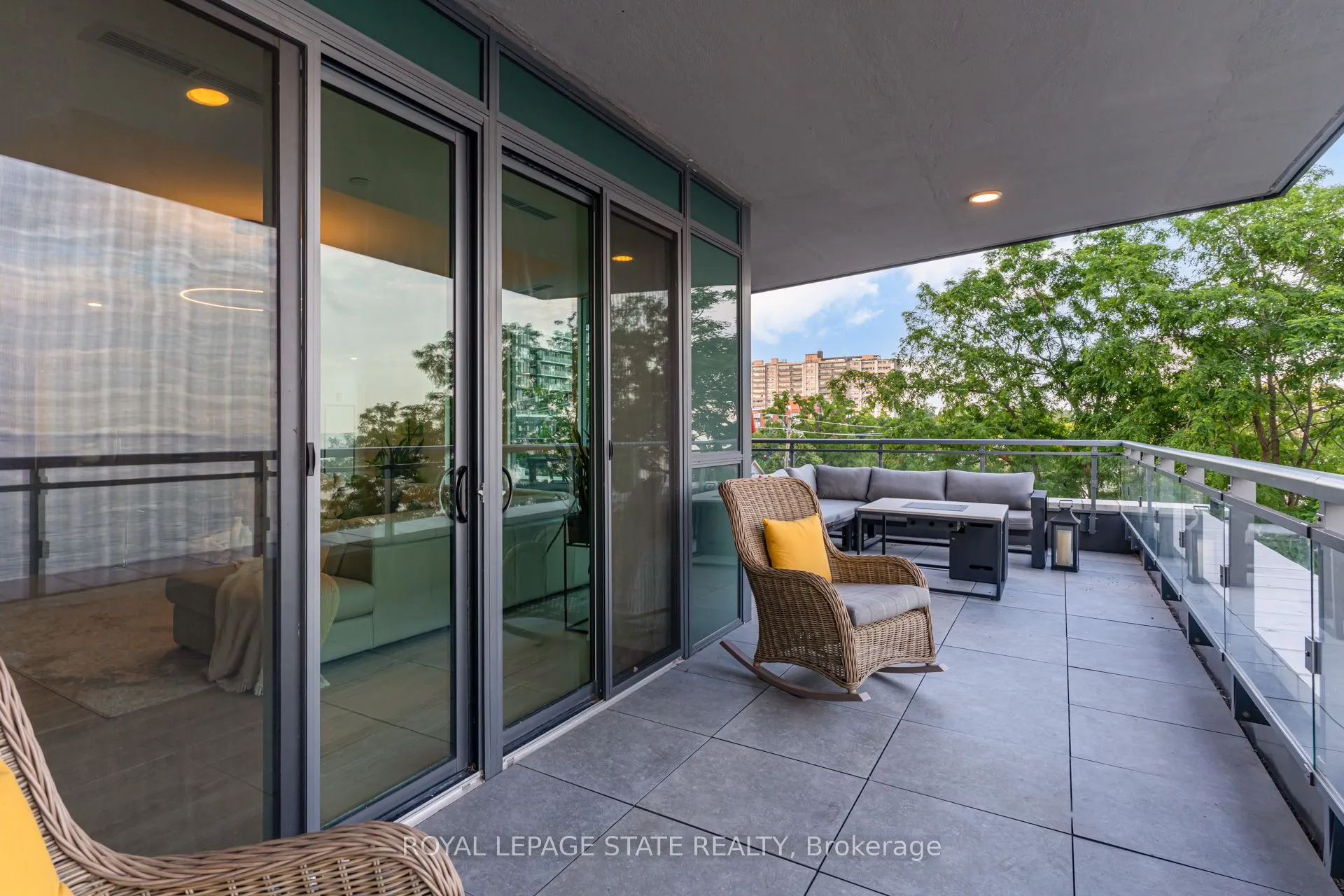 2060 Lakeshore Road, #308