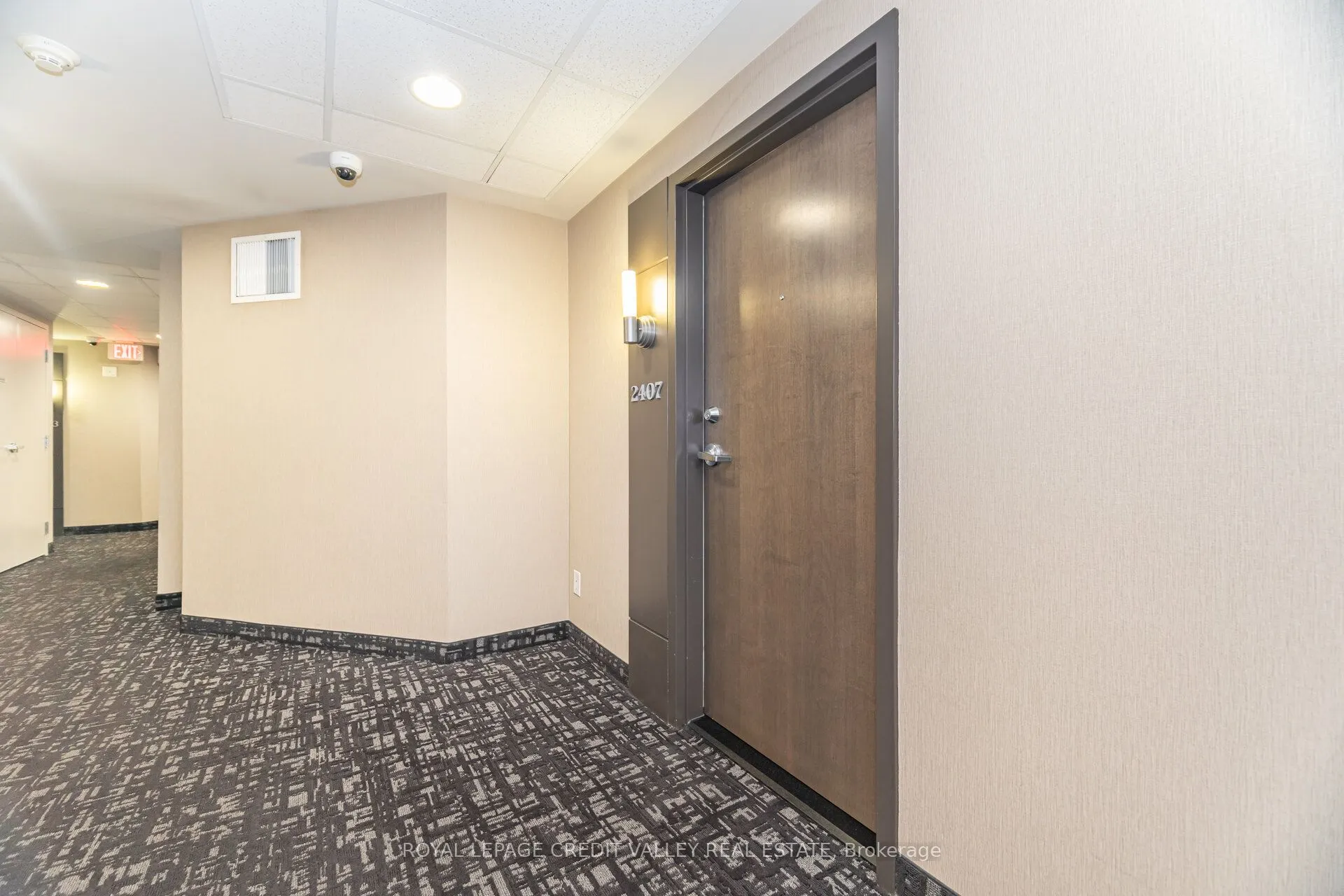 9 George Street N, #2407