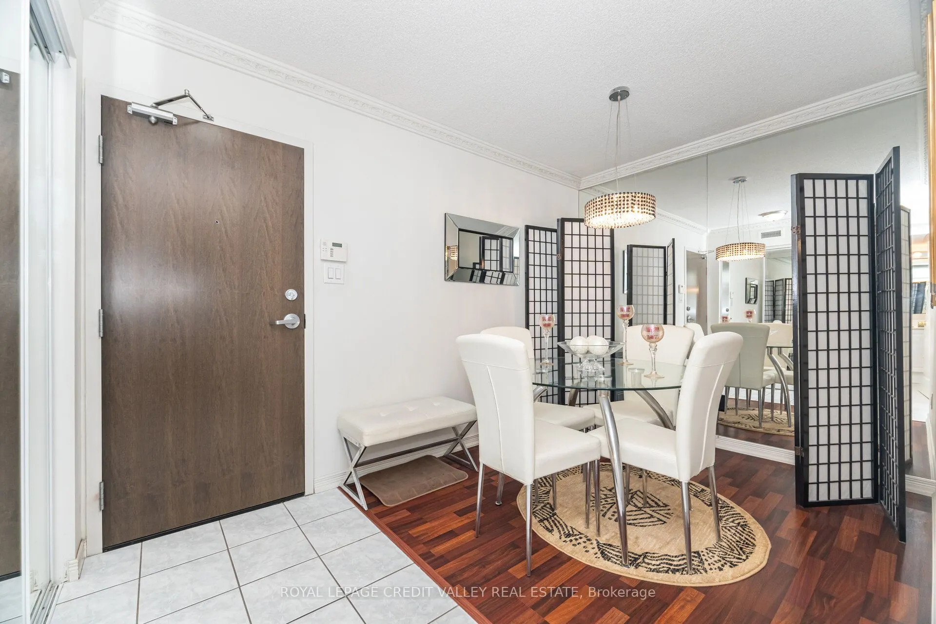 9 George Street N, #2407