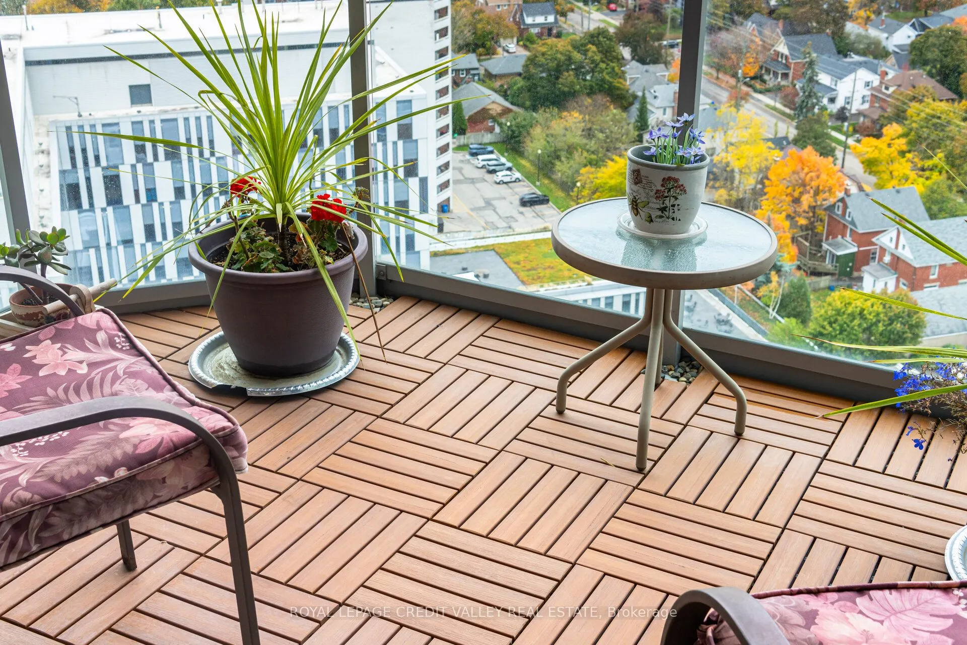 9 George Street N, #2407