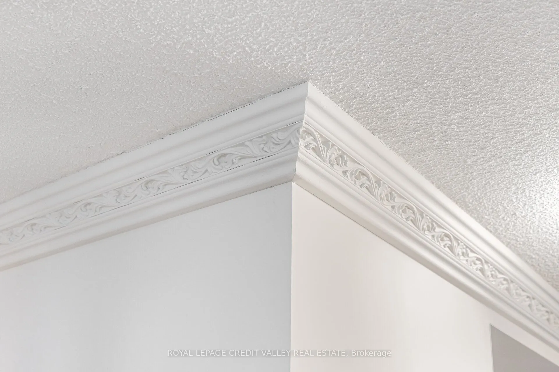 9 George Street N, #2407