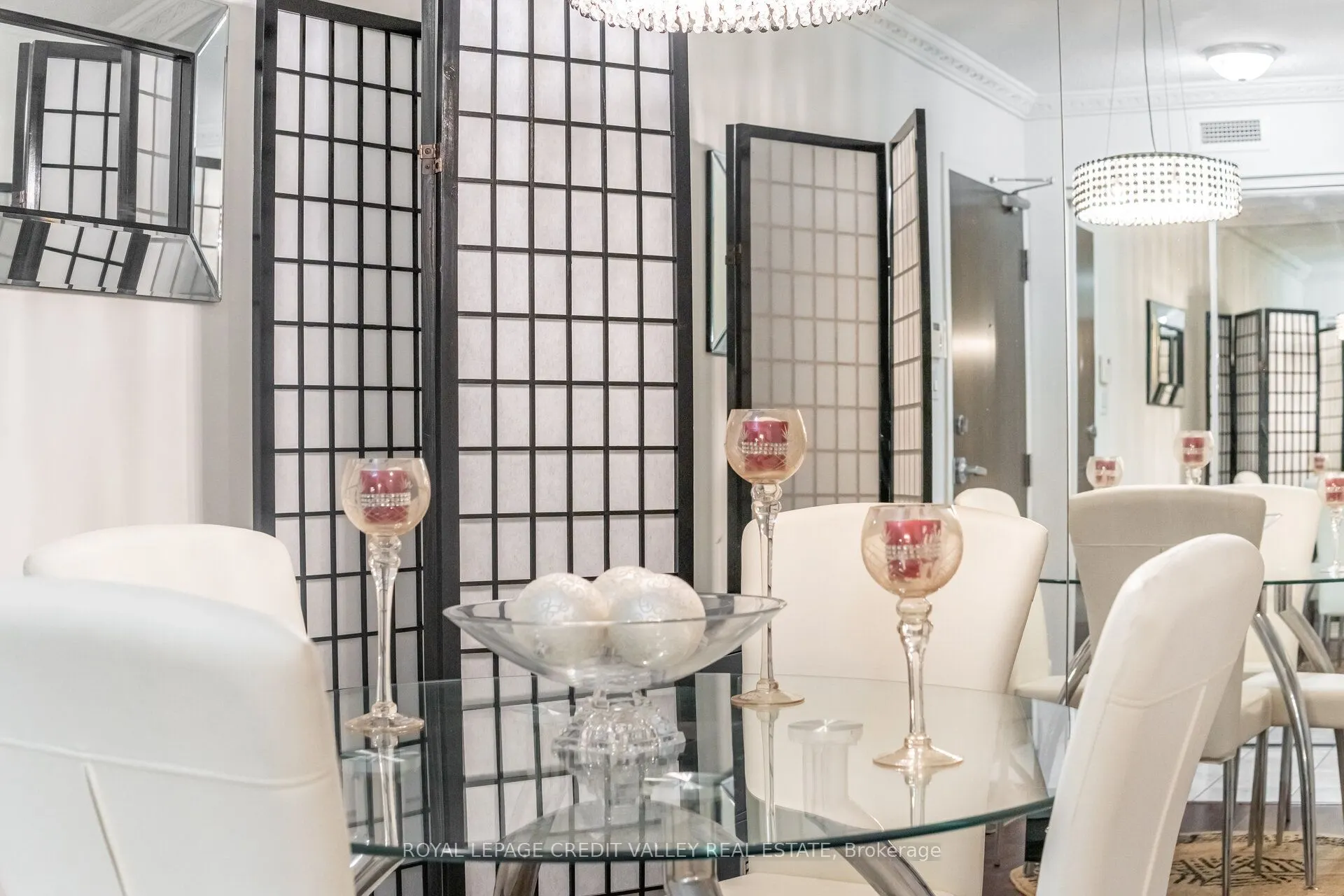 9 George Street N, #2407