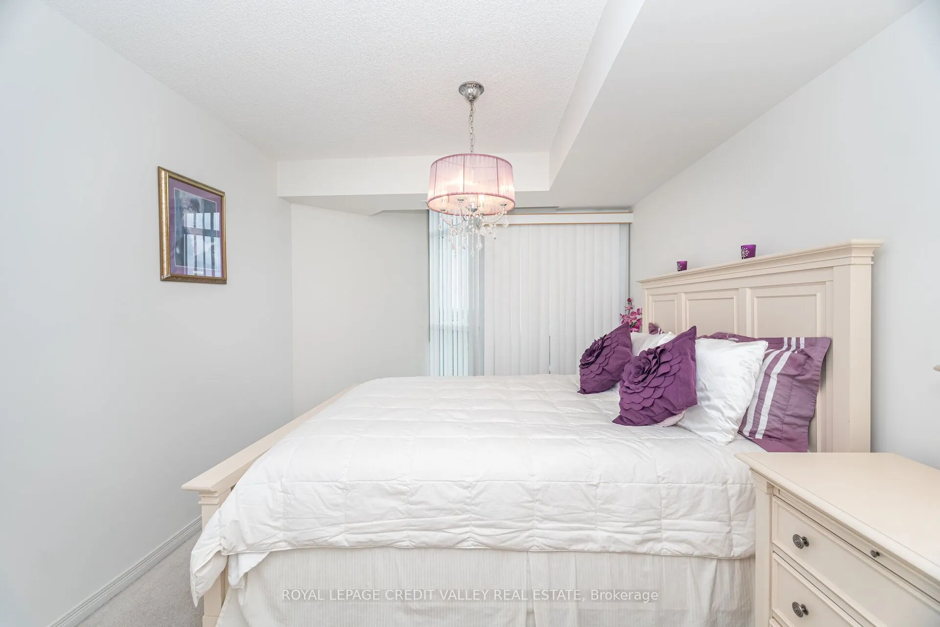 9 George Street N, #2407