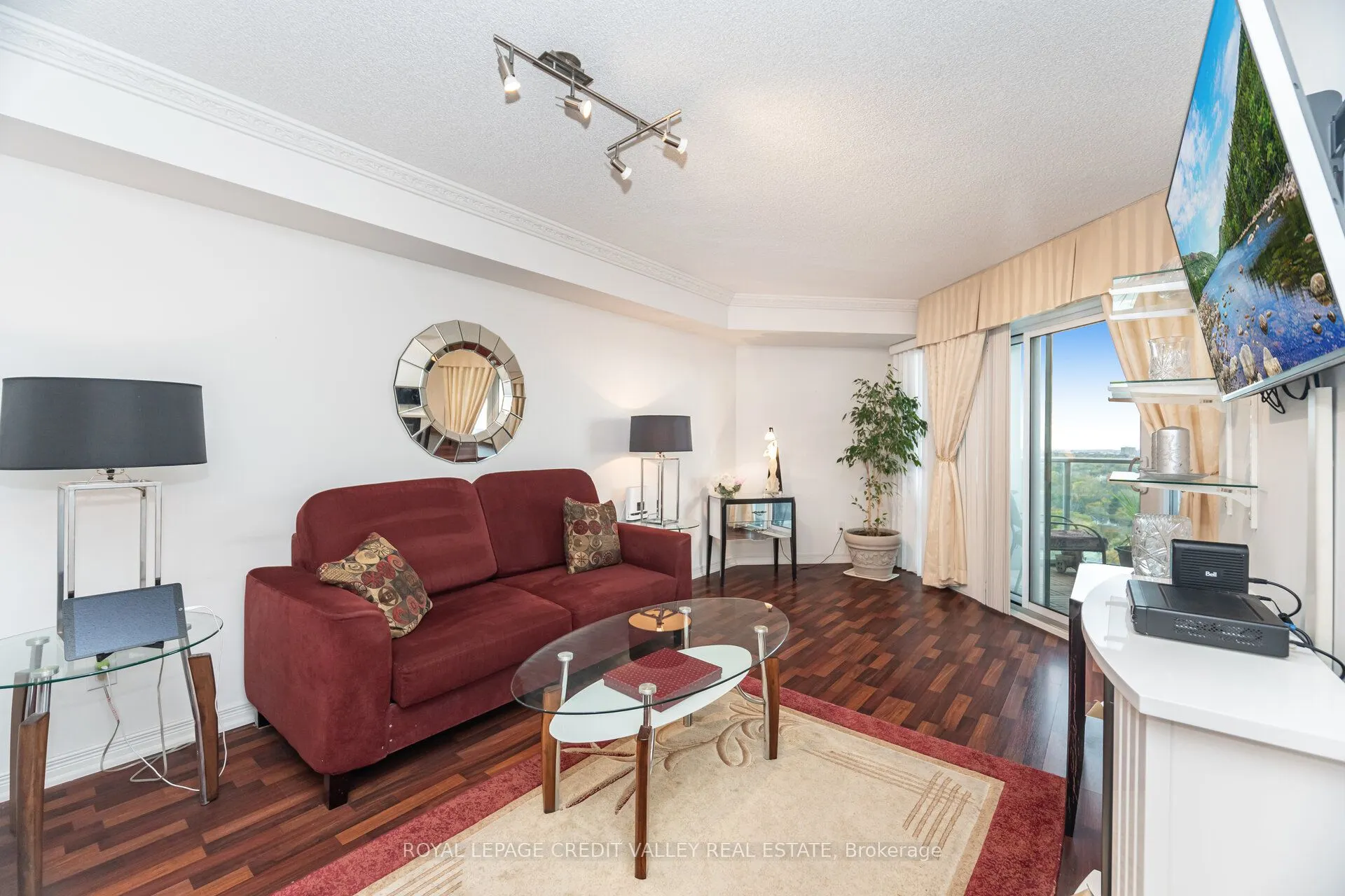 9 George Street N, #2407