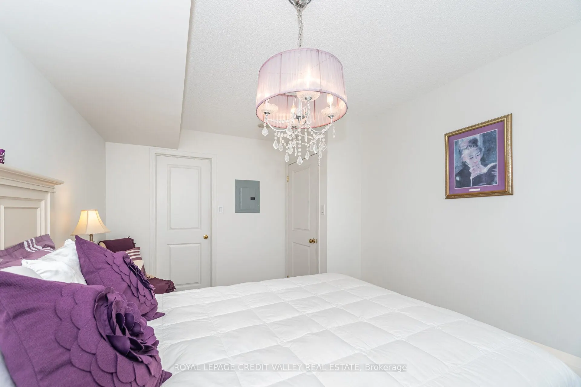 9 George Street N, #2407