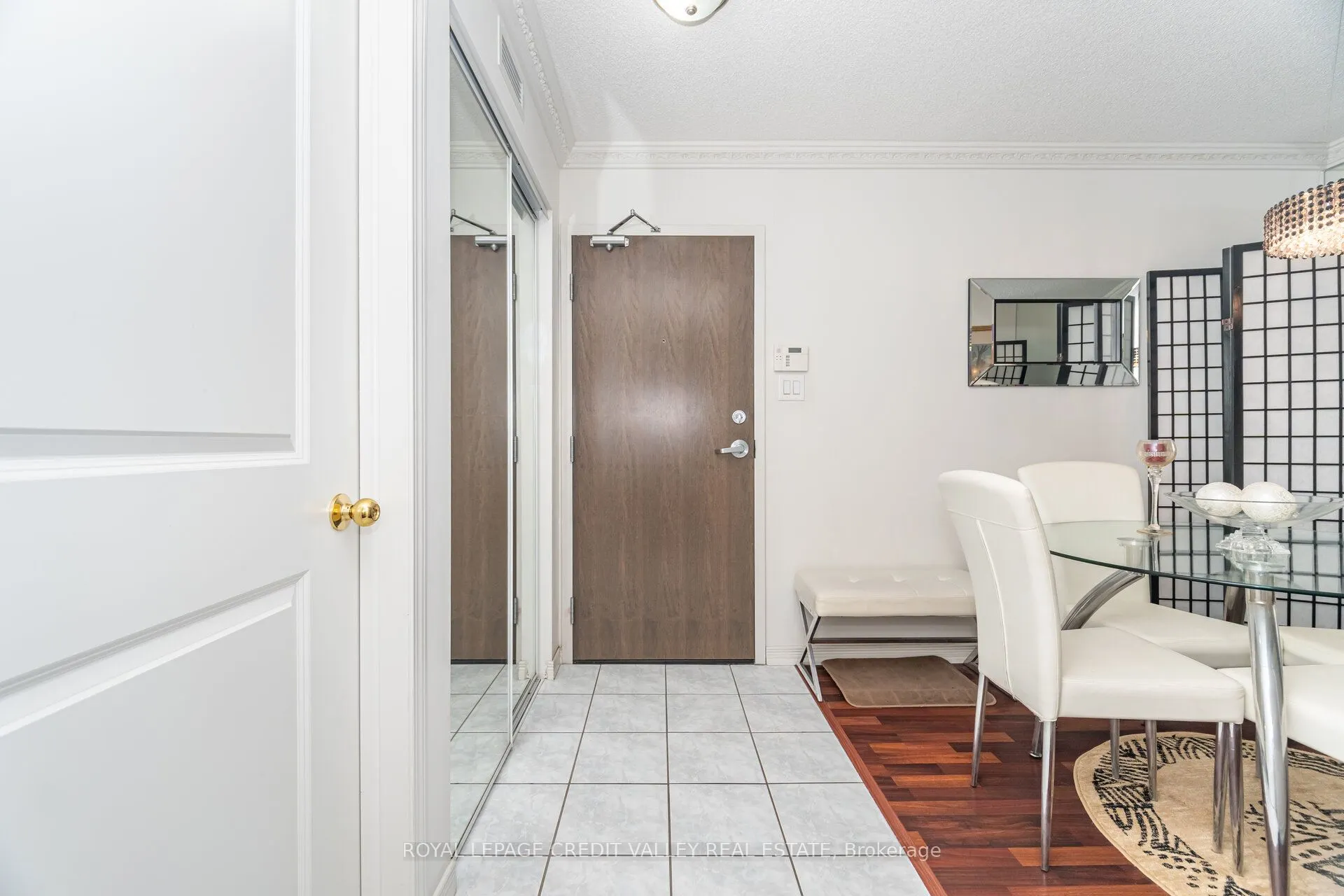 9 George Street N, #2407