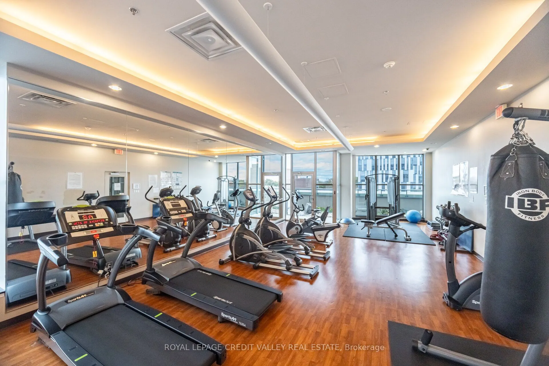 9 George Street N, #2407