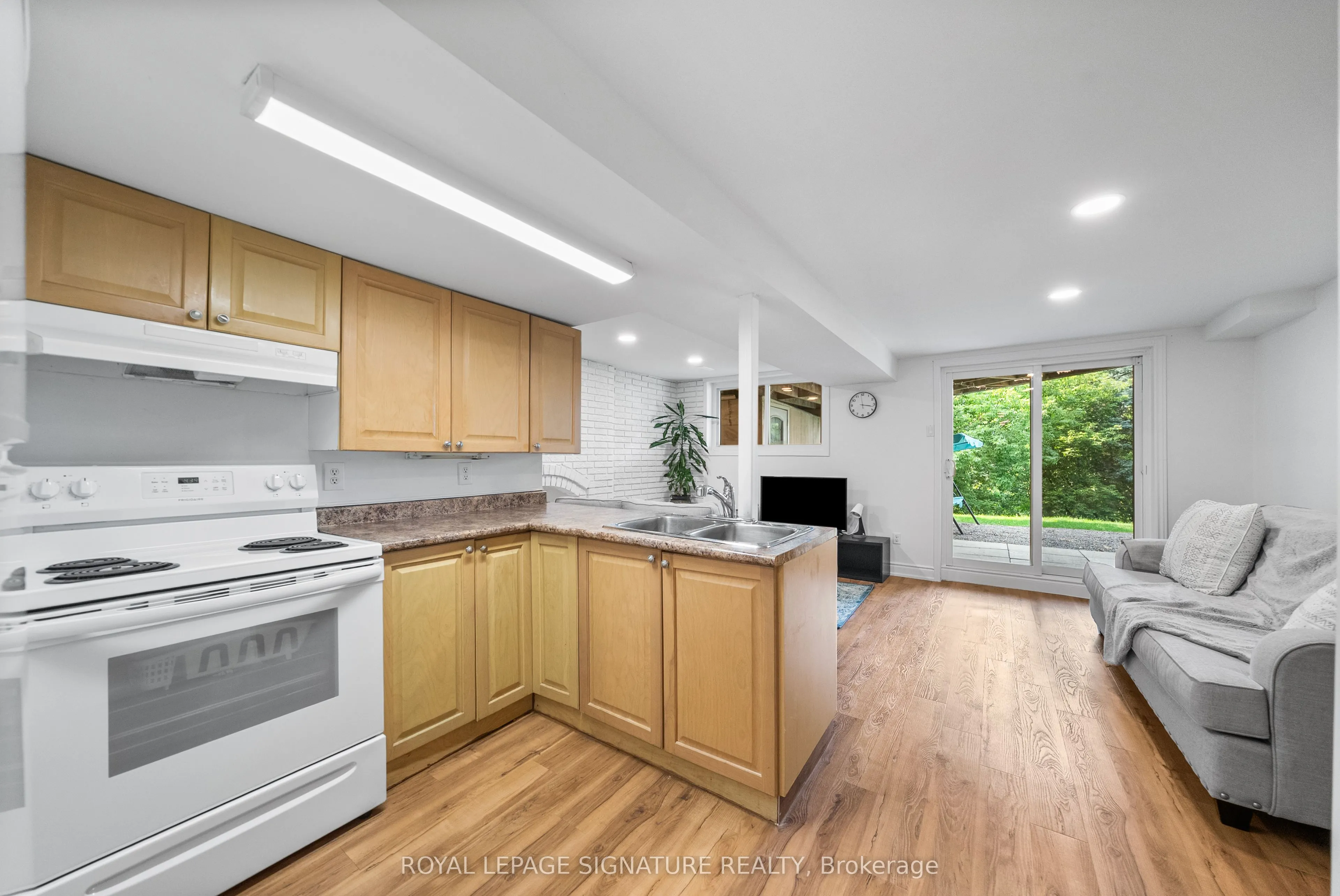 134 Ridgebank Court, #Lower