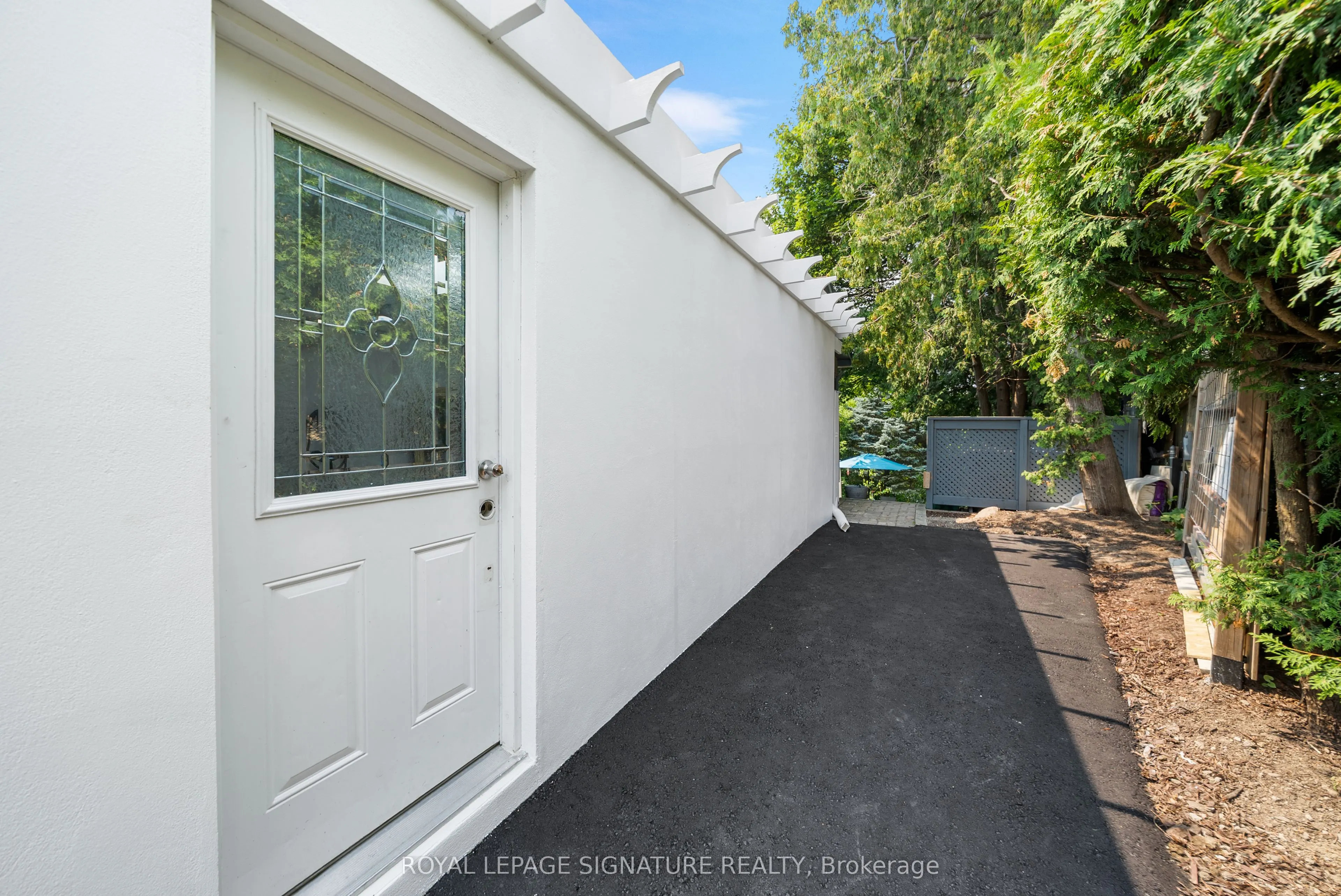 134 Ridgebank Court, #Lower