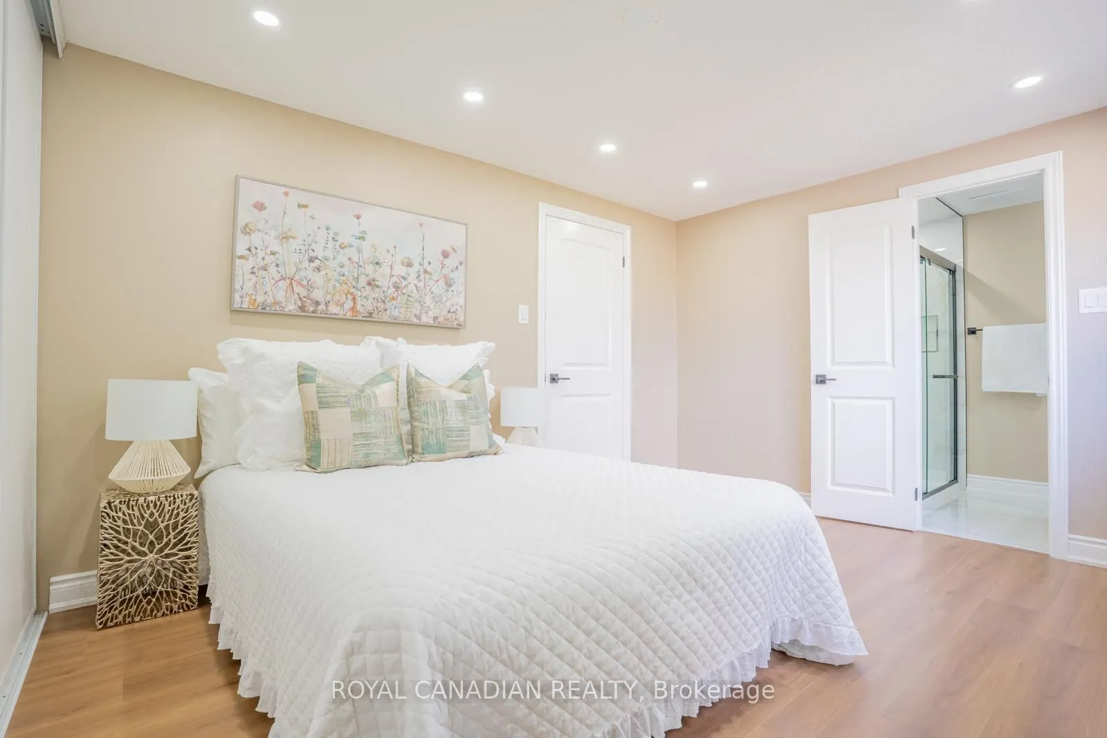 60 Cherrytree Drive W