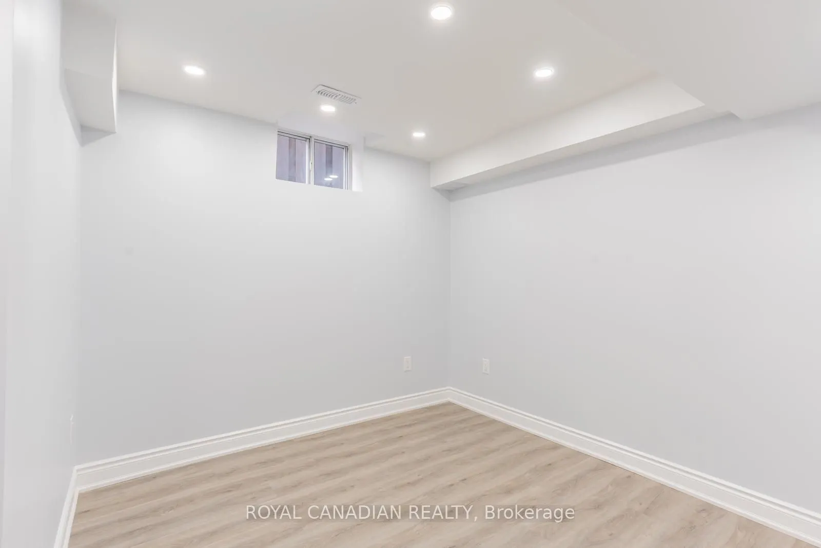 60 Cherrytree Drive W