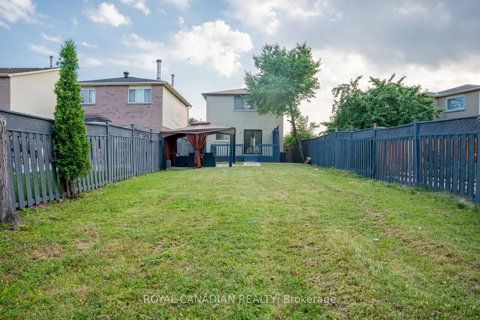 60 Cherrytree Drive W