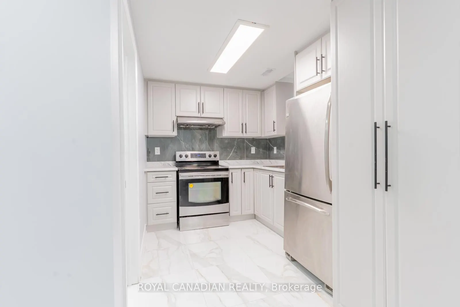 60 Cherrytree Drive W