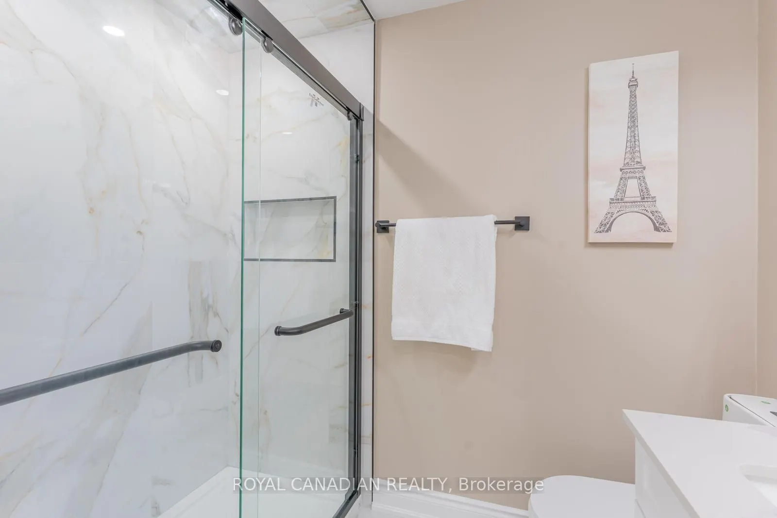 60 Cherrytree Drive W