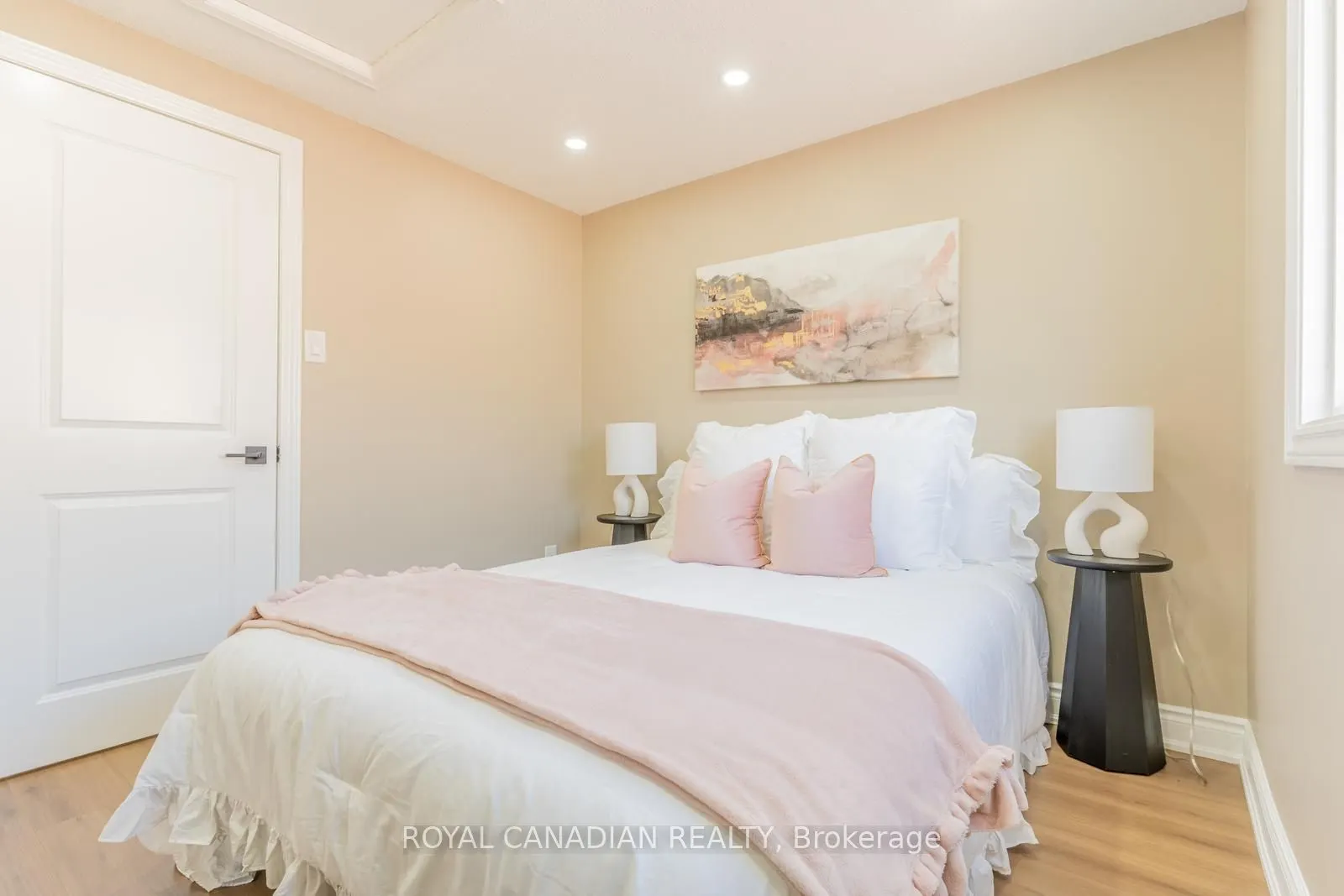 60 Cherrytree Drive W