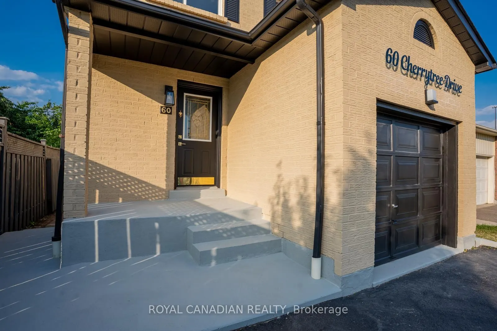 60 Cherrytree Drive W