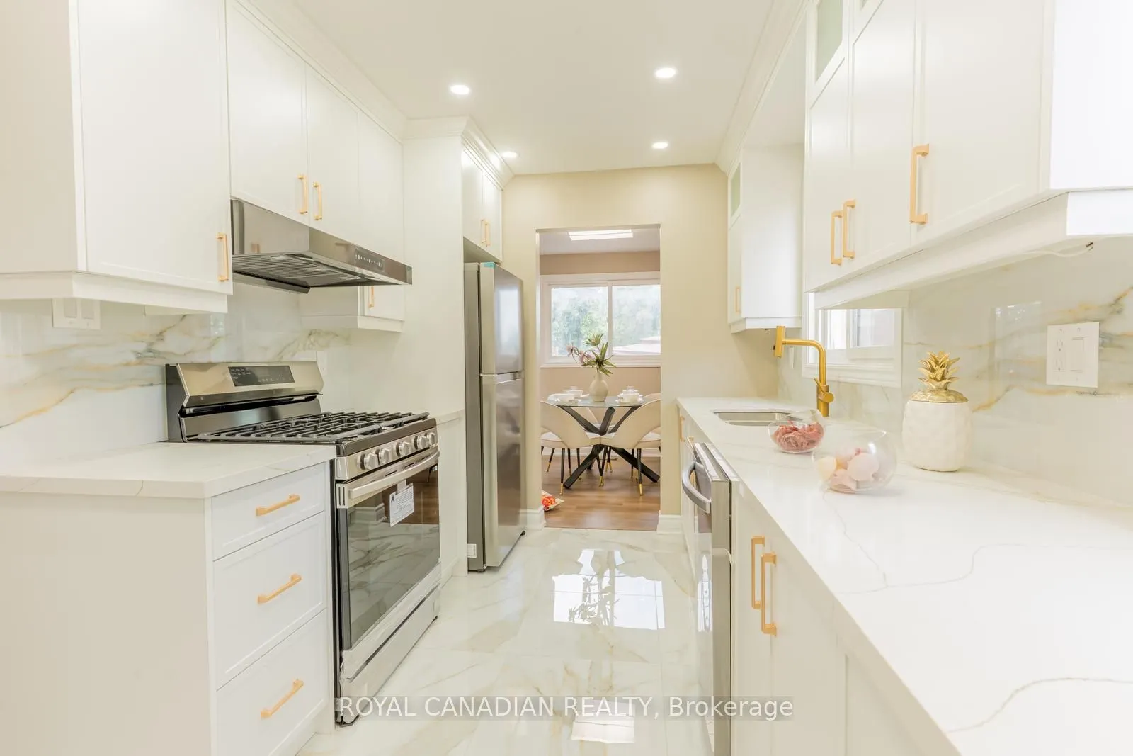 60 Cherrytree Drive W