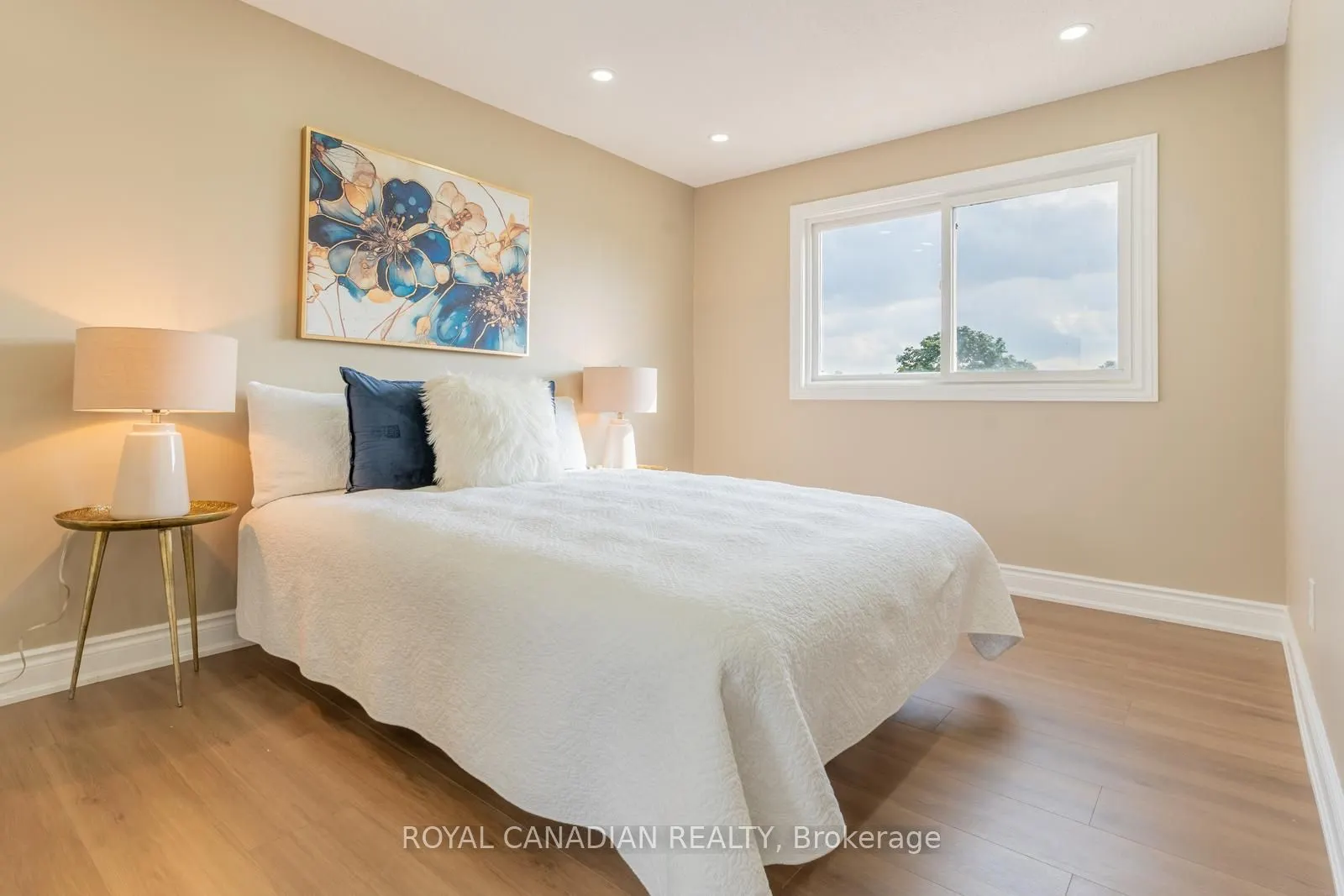 60 Cherrytree Drive W