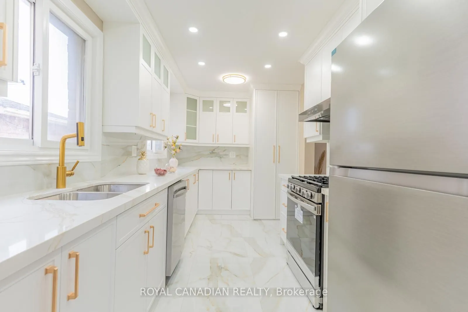 60 Cherrytree Drive W