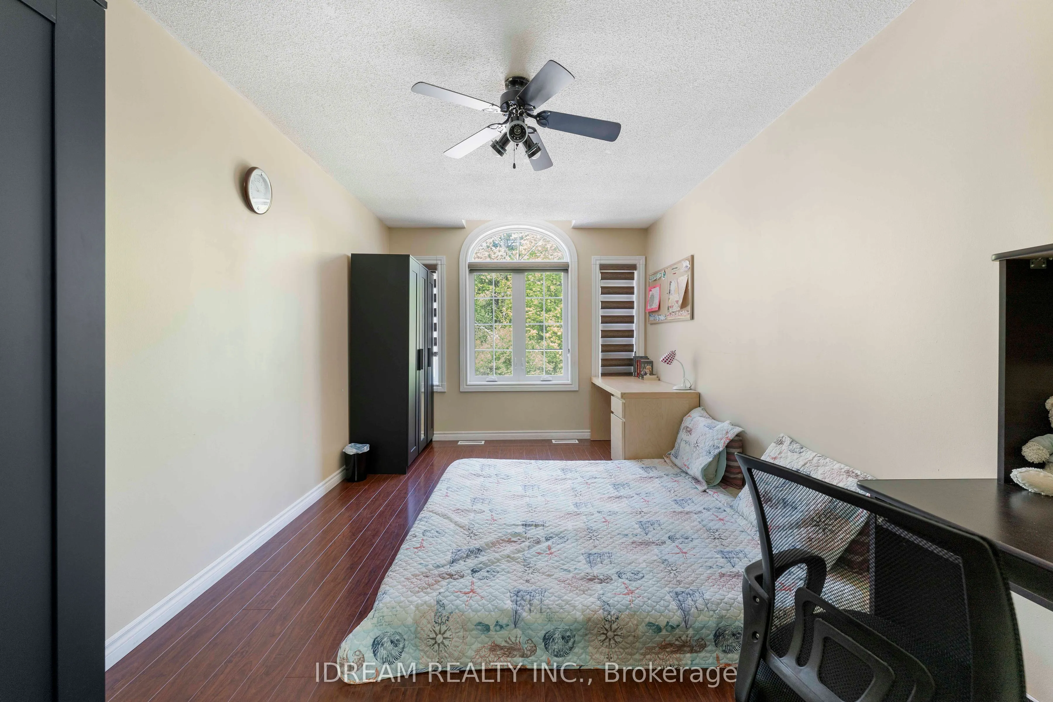 42 Mccleave Crescent