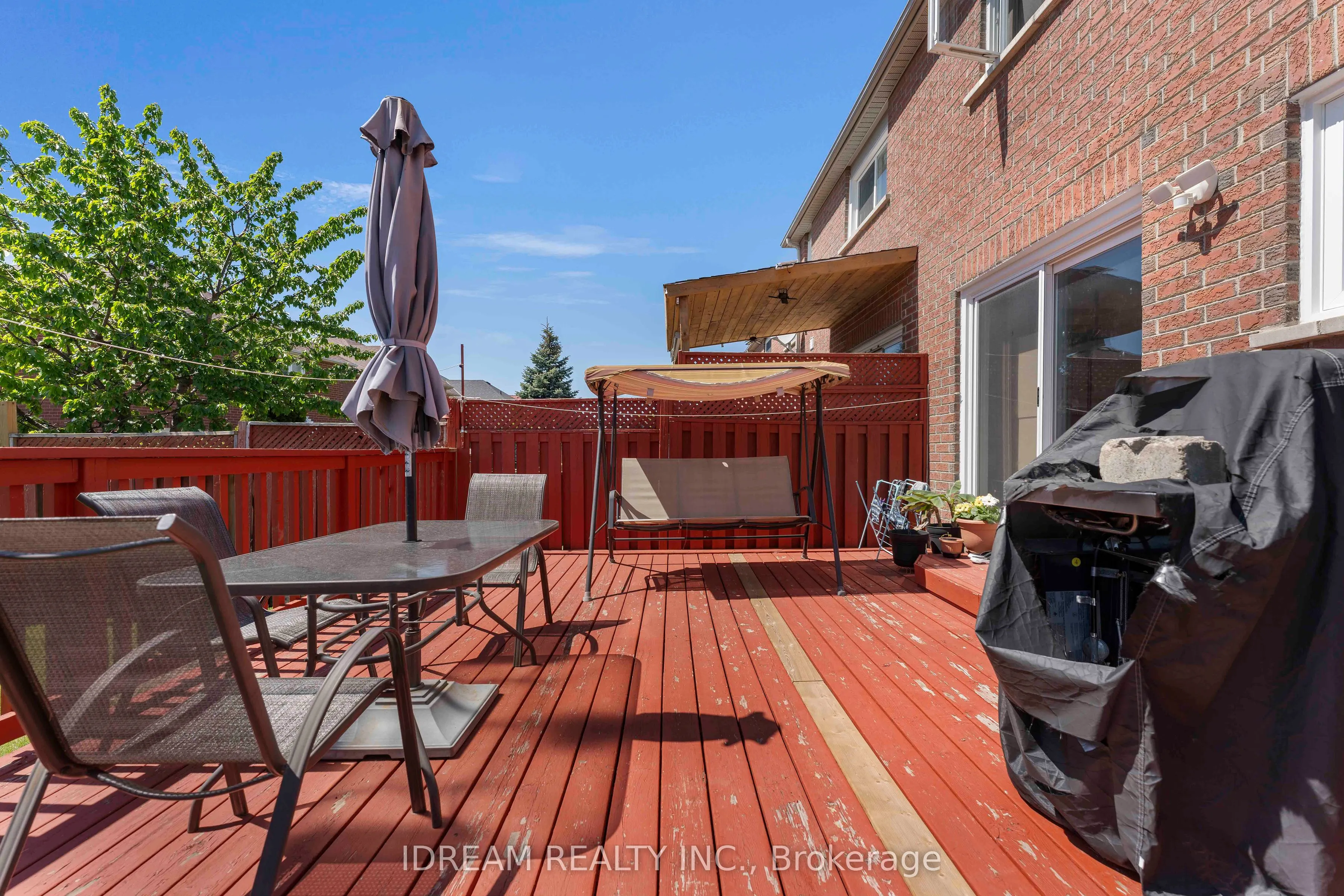 42 Mccleave Crescent