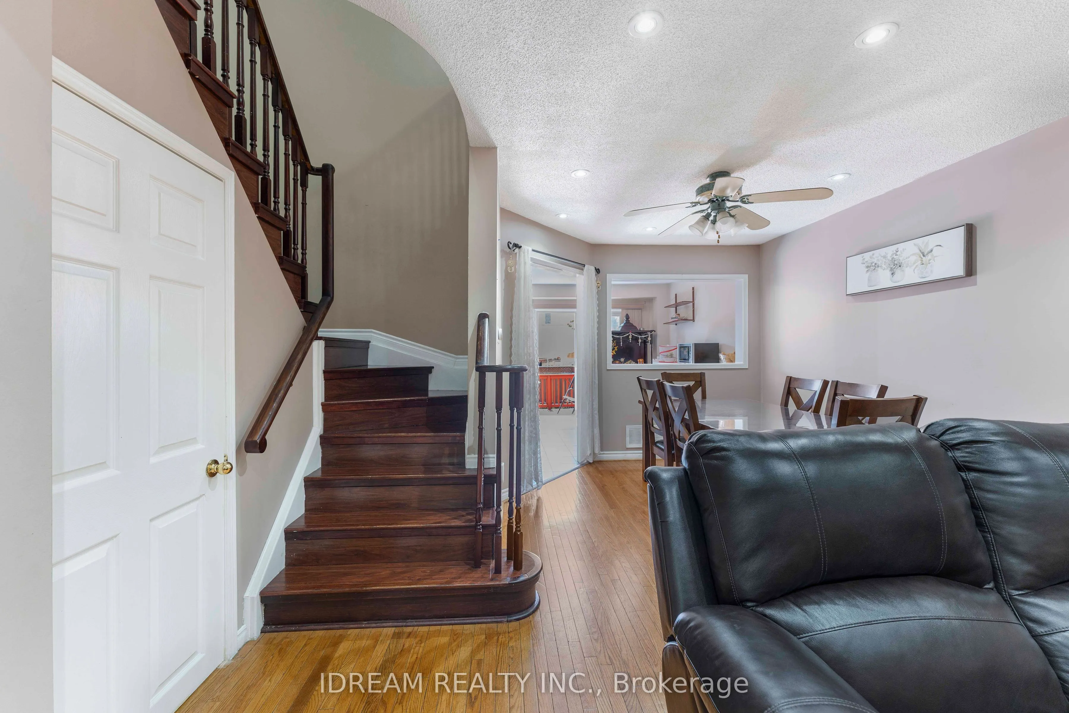 42 Mccleave Crescent