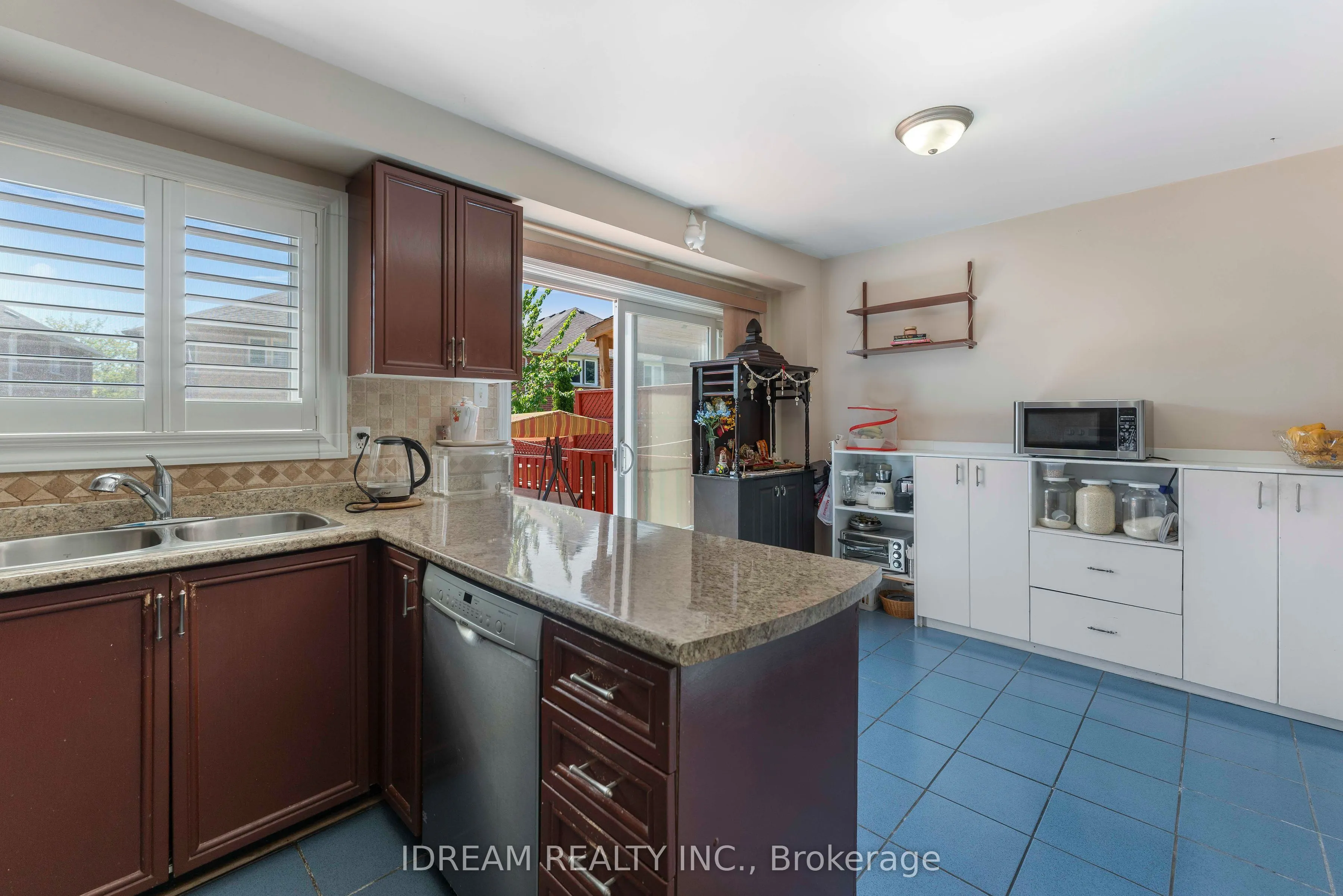 42 Mccleave Crescent