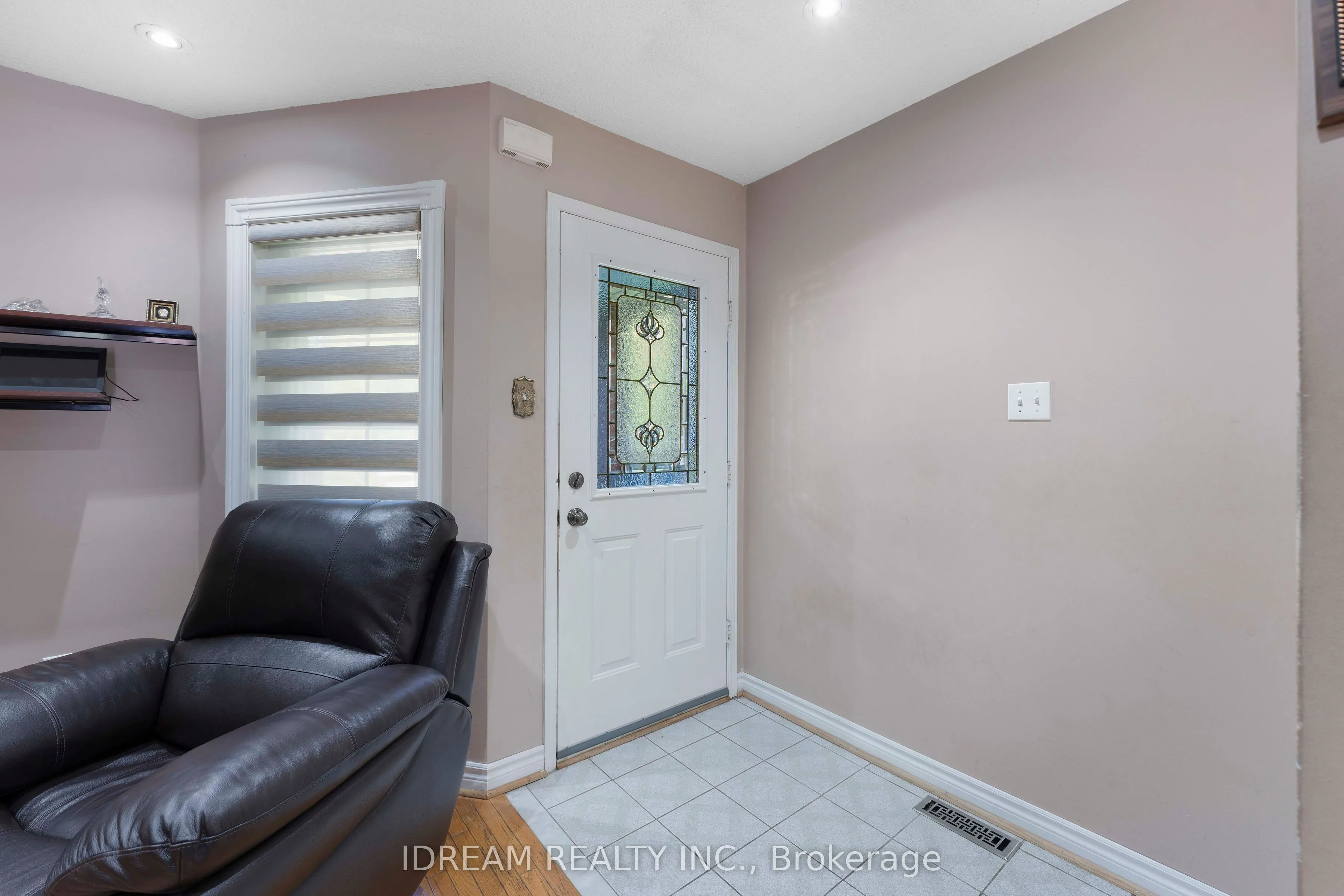 42 Mccleave Crescent