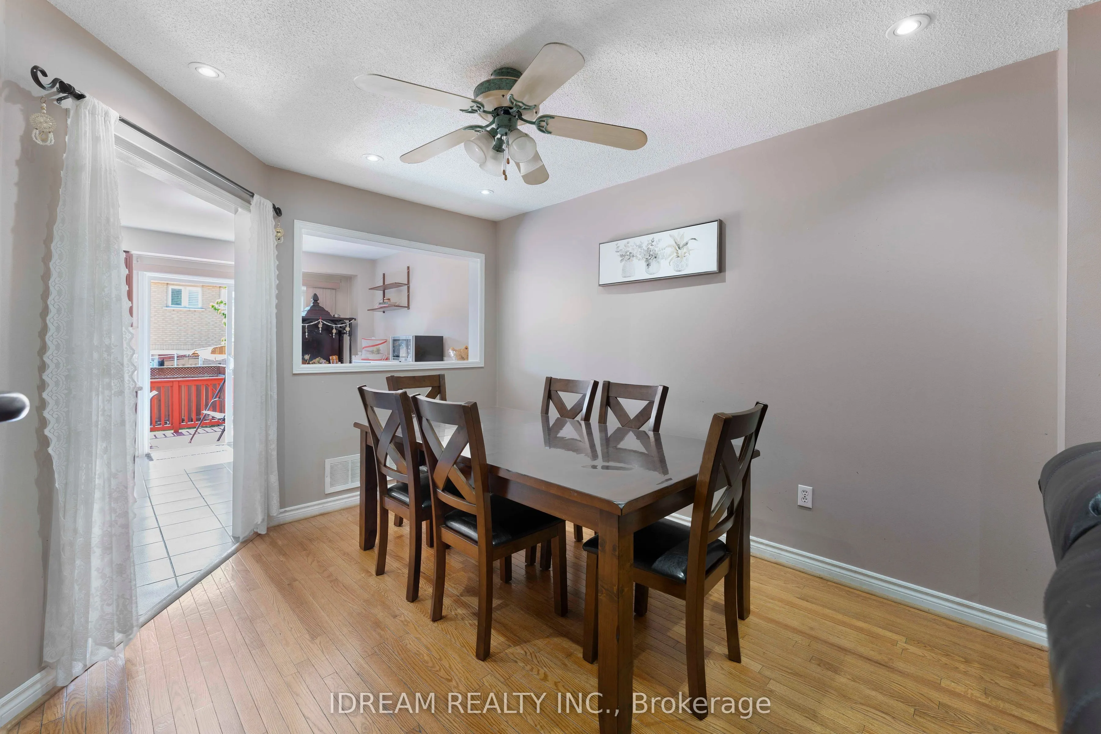 42 Mccleave Crescent