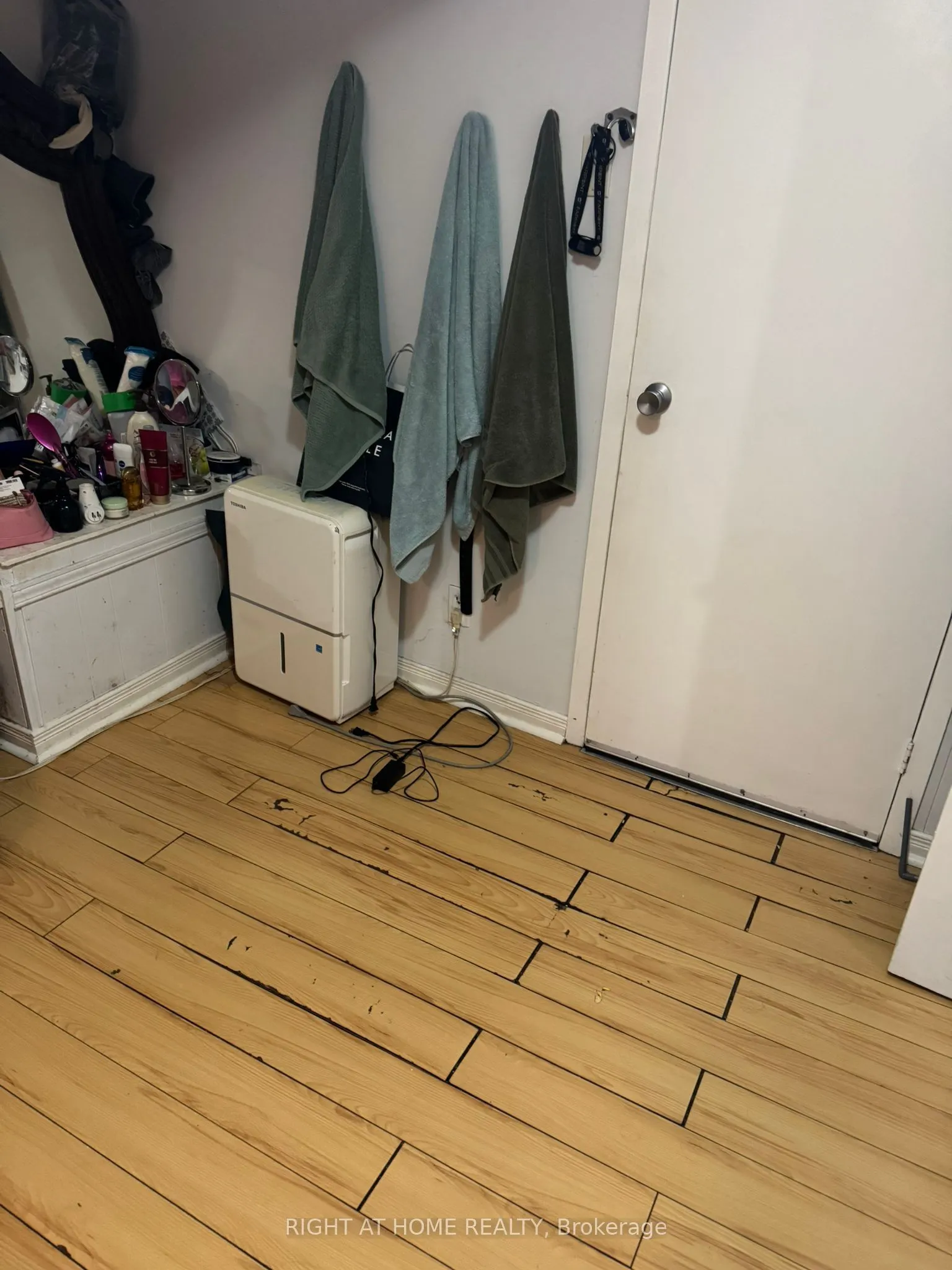 14 Tofield Crescent, #Lower/Basement