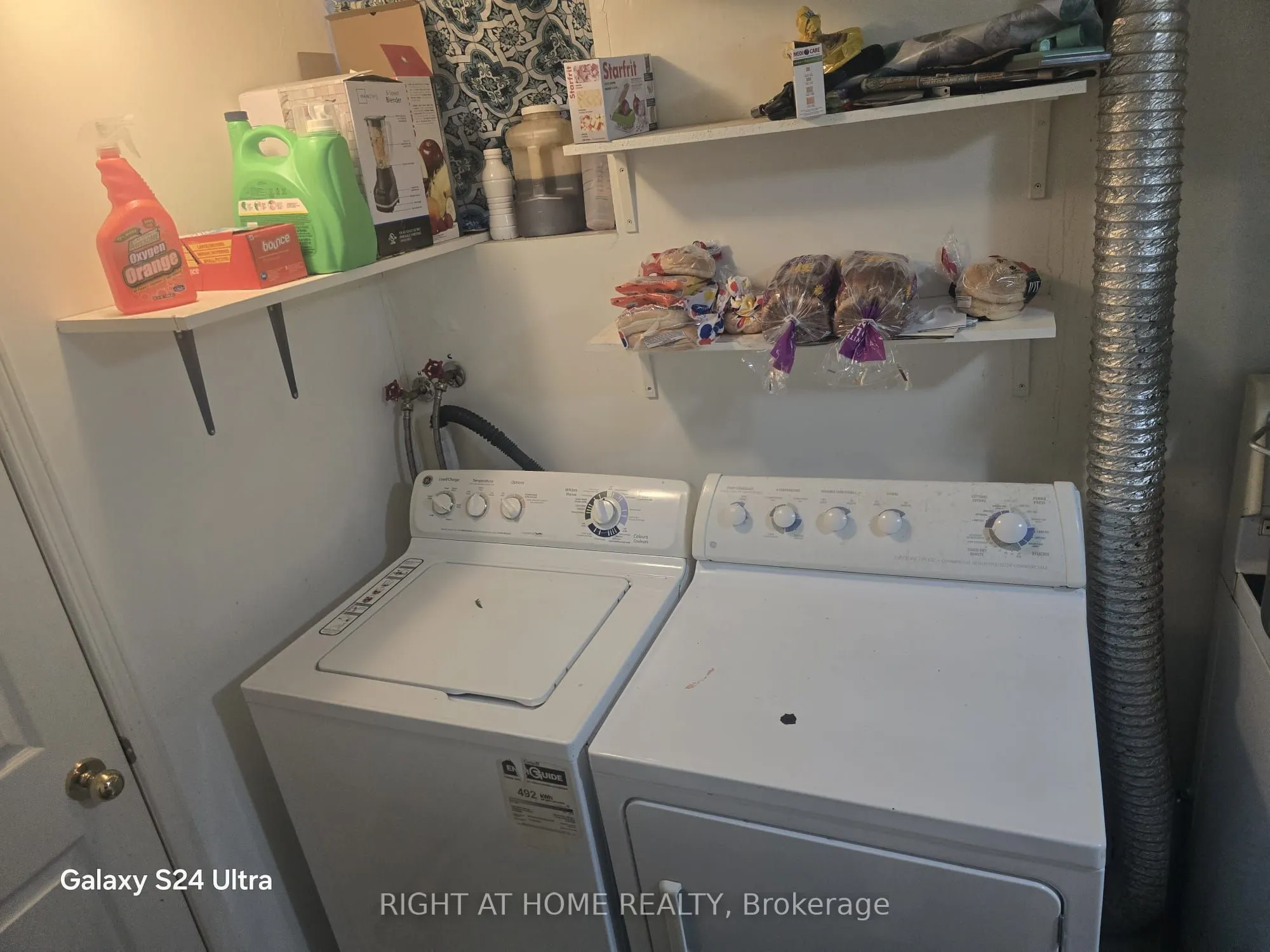 14 Tofield Crescent, #Lower/Basement