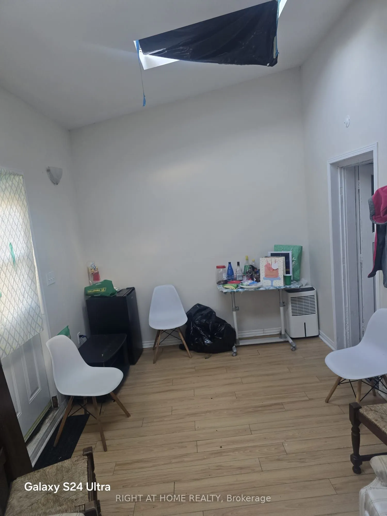 14 Tofield Crescent, #Lower/Basement