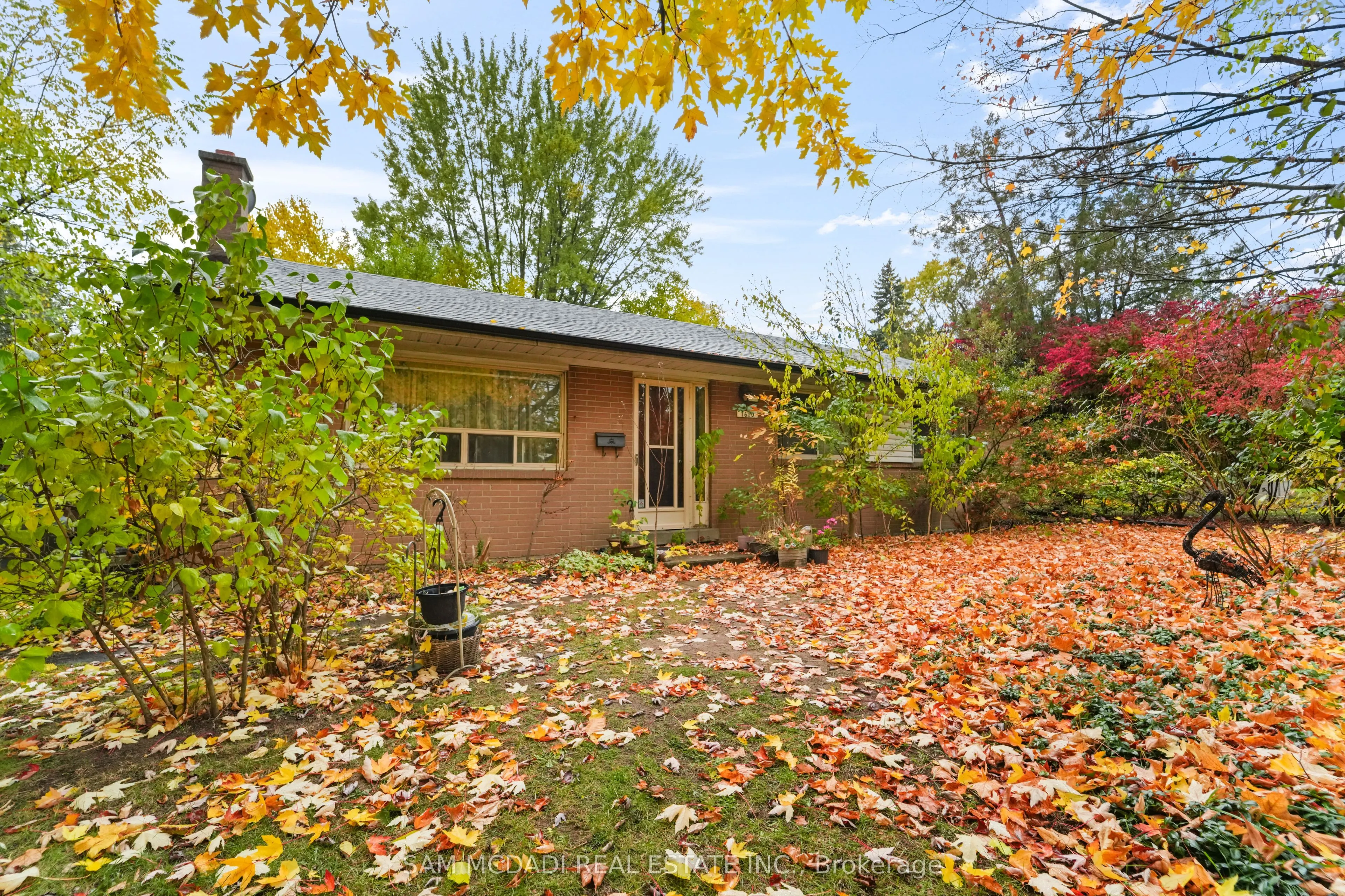 1610 Magenta Court