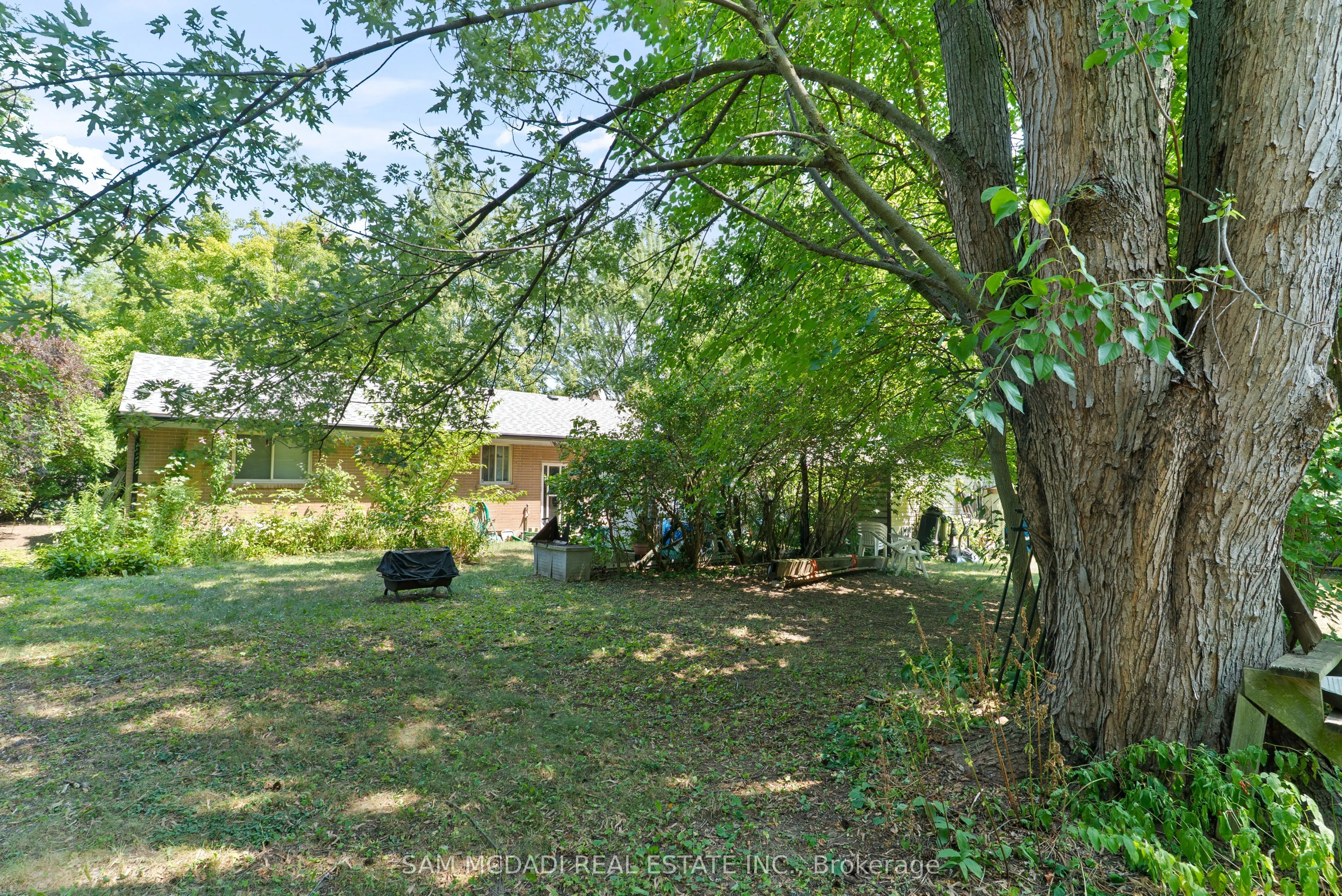 1610 Magenta Court