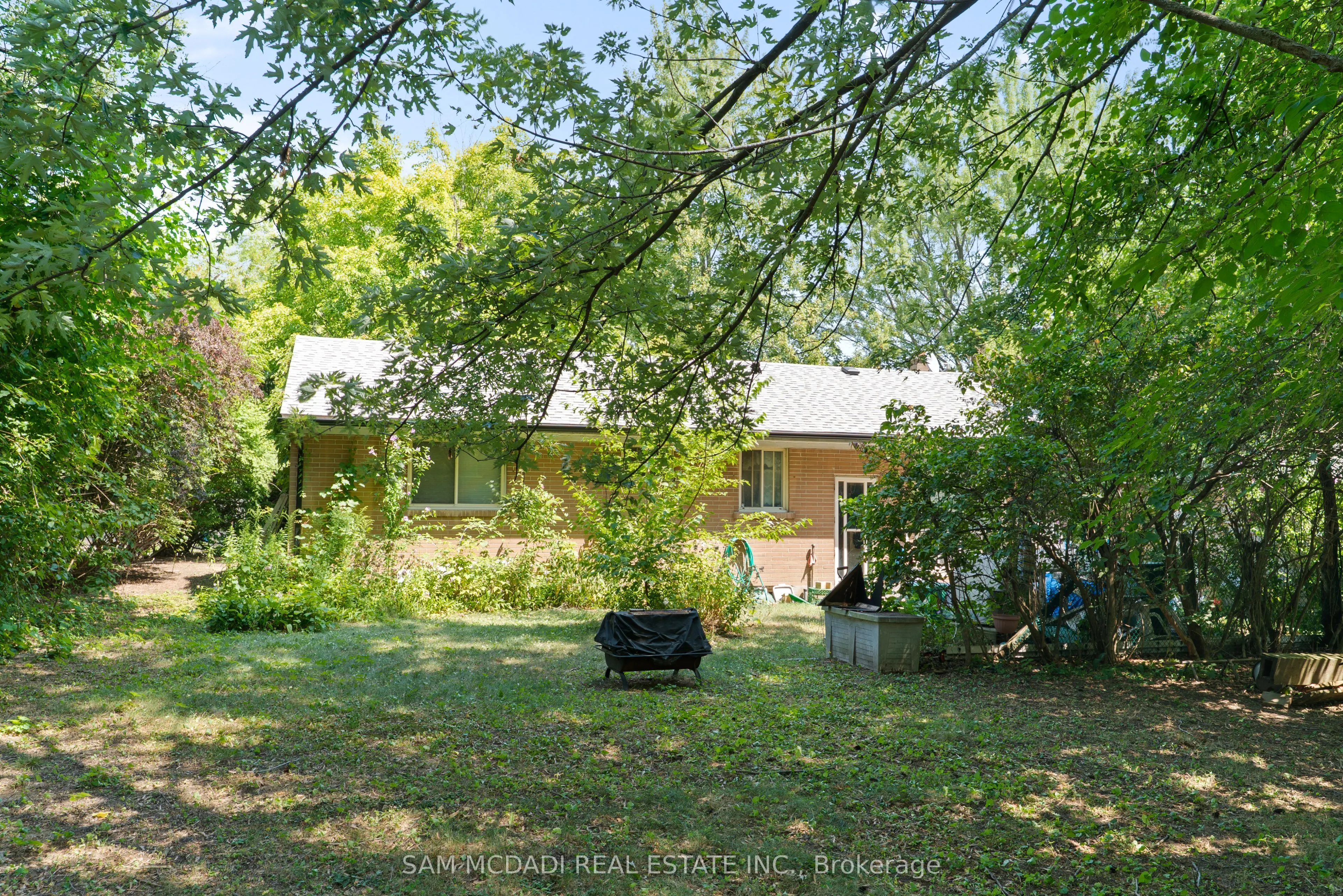1610 Magenta Court