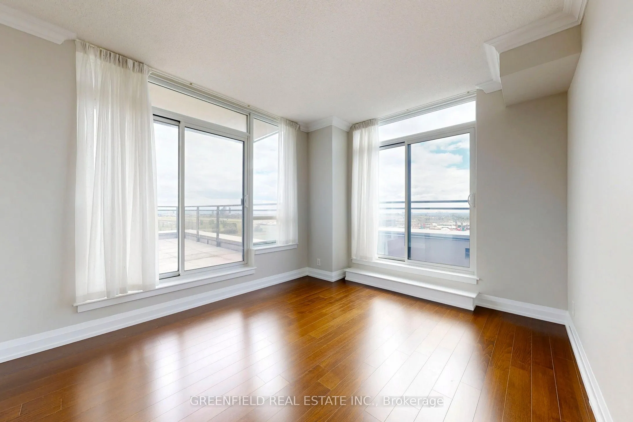 55 De Boers Drive, #LPH03