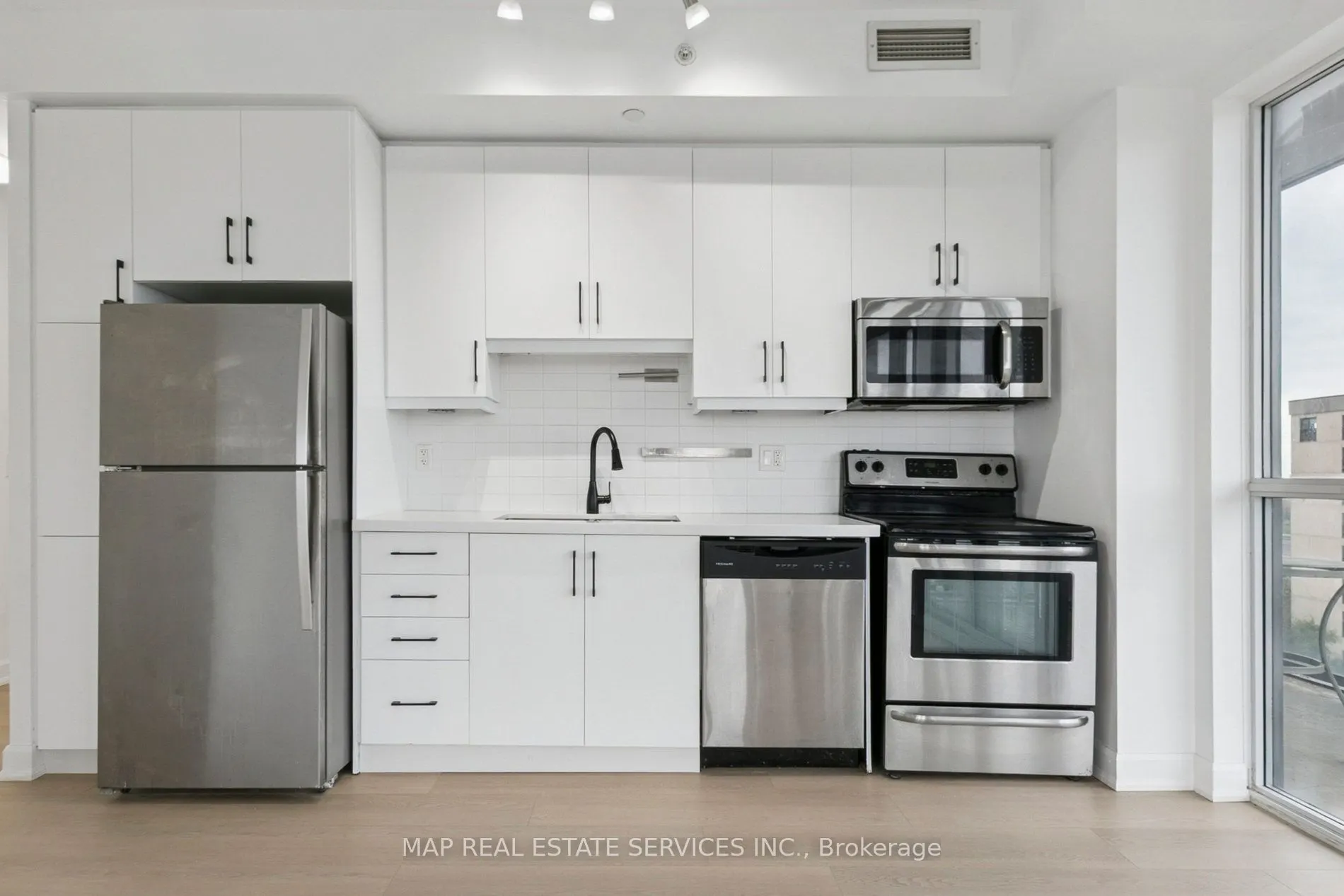 15 James Finlay Way, #805