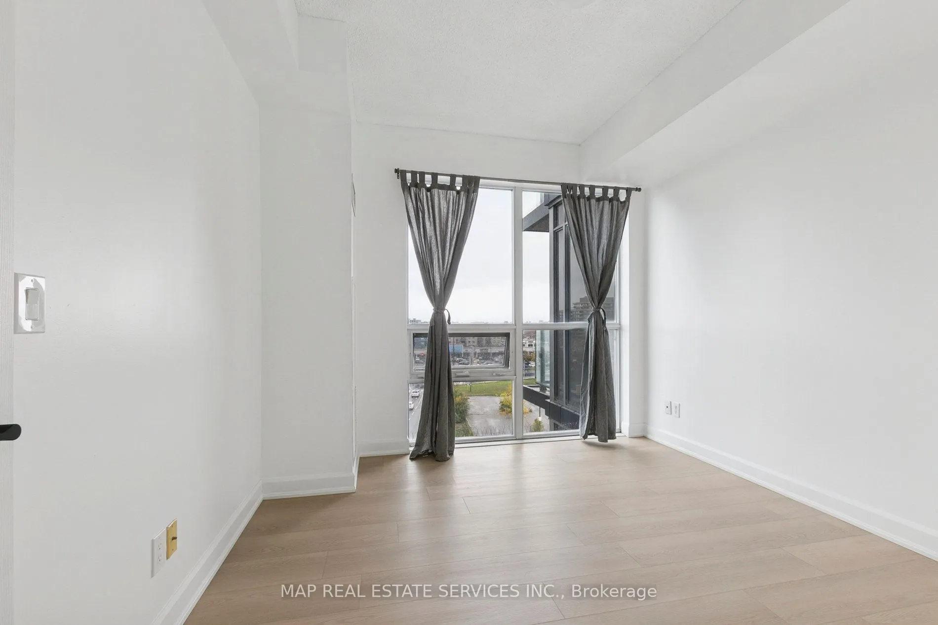 15 James Finlay Way, #805