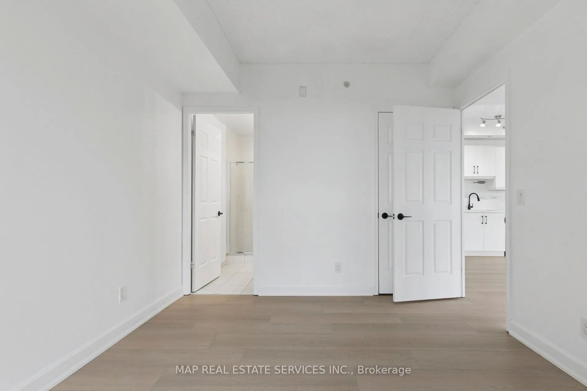 15 James Finlay Way, #805