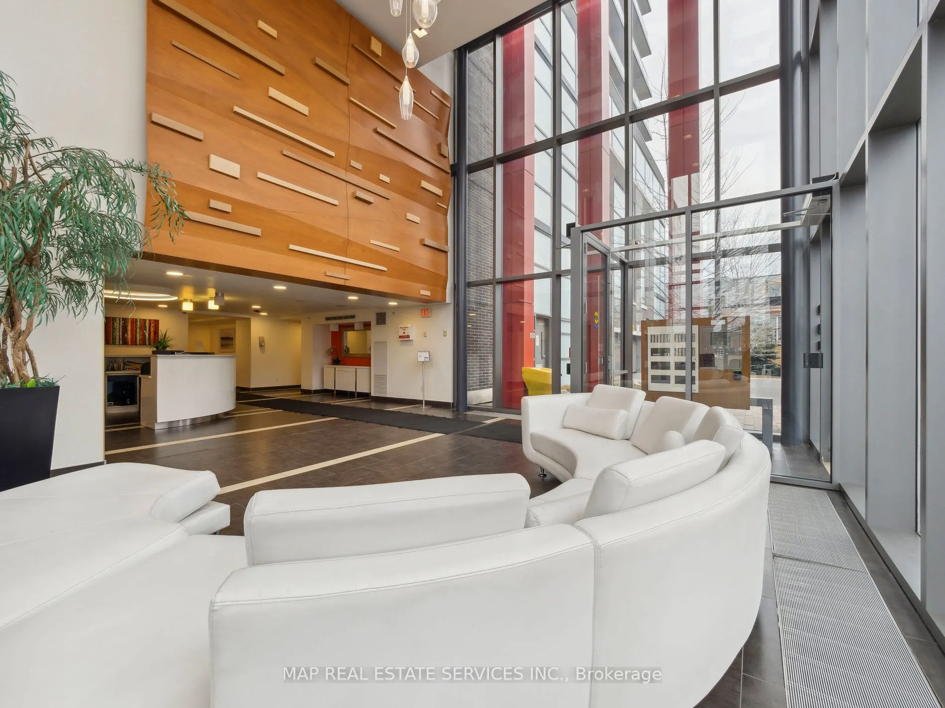 15 James Finlay Way, #805