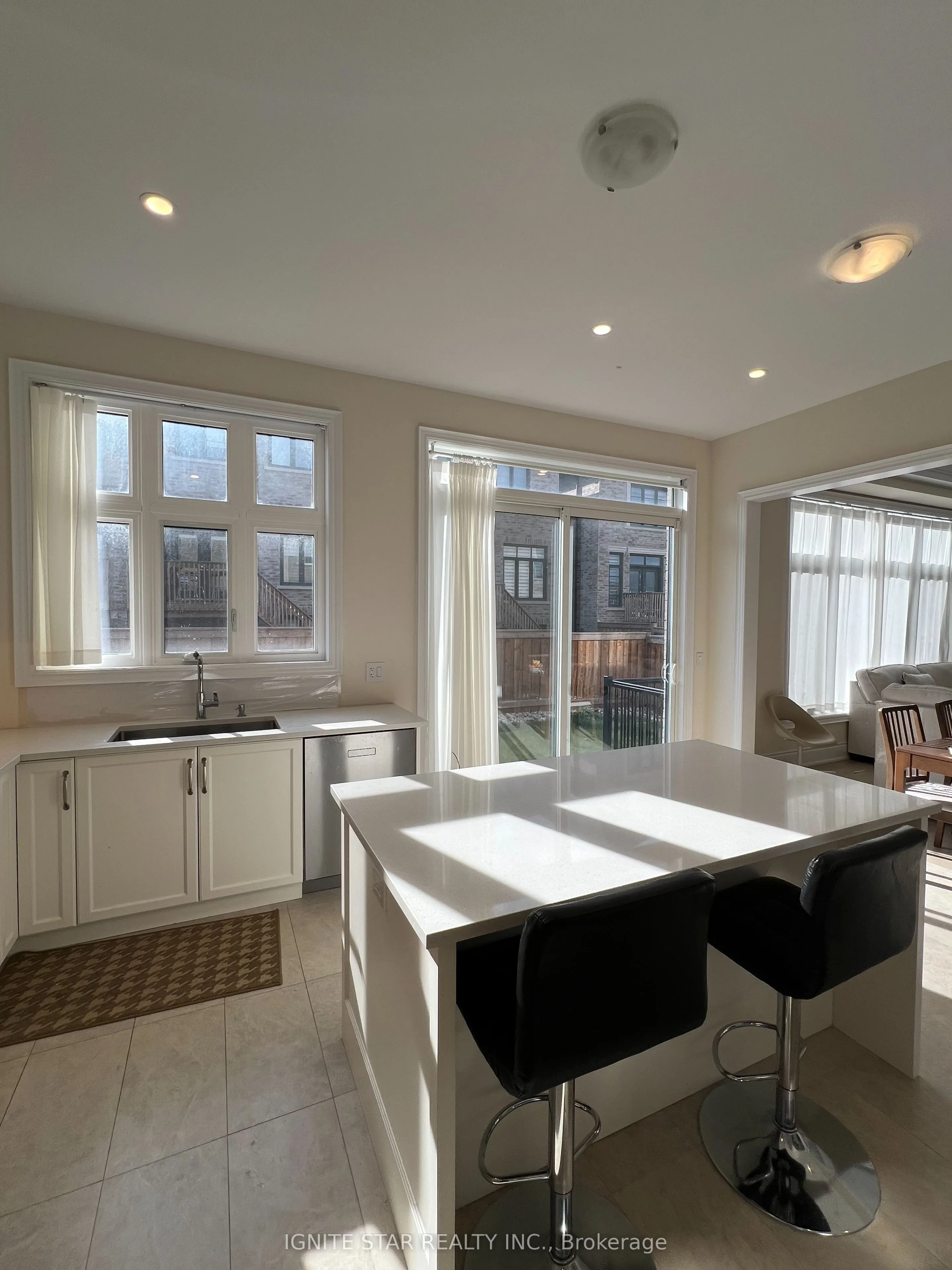 1264 Queens Plate Road