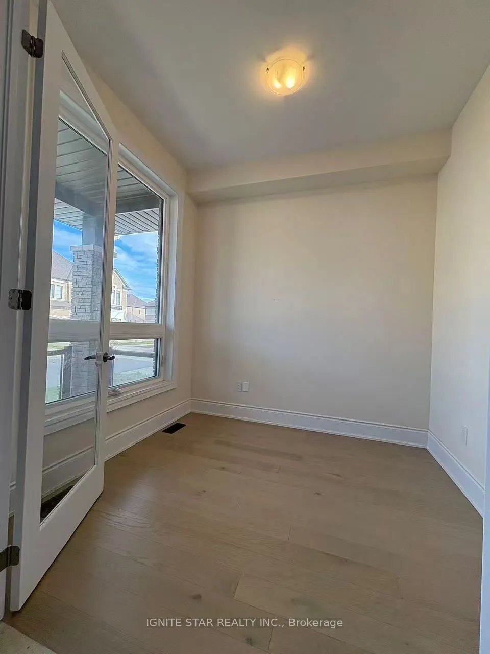 1264 Queens Plate Road