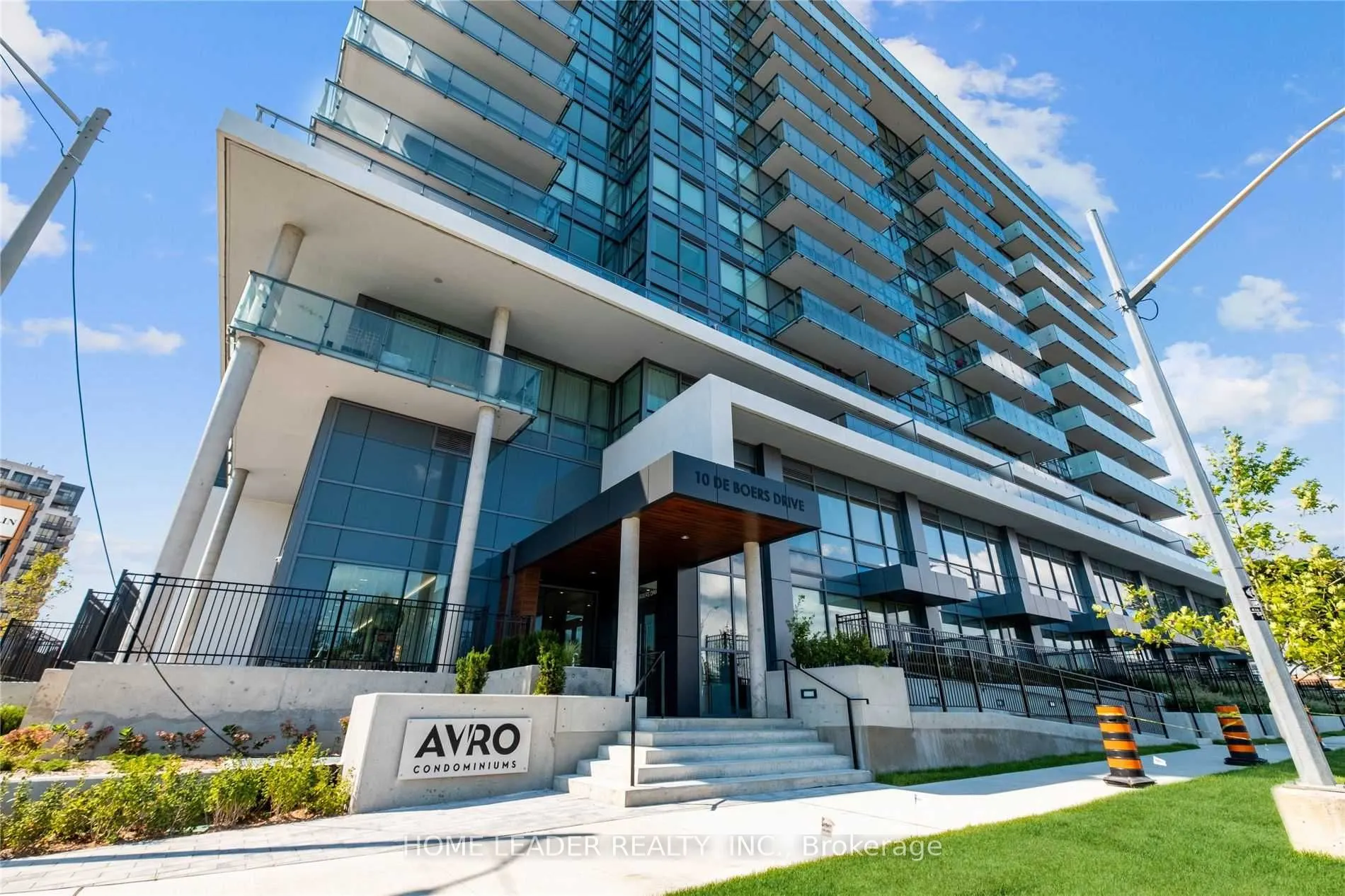 10 De Boers Drive, #803