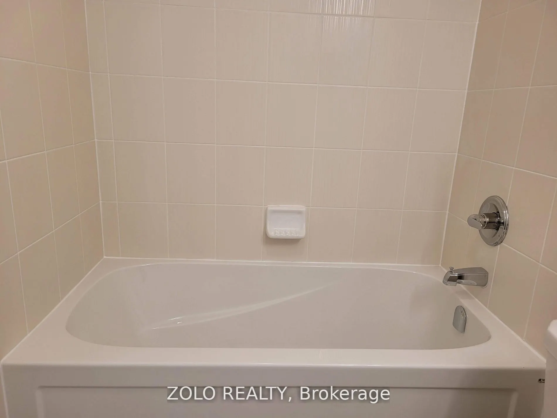 28 Remembrance Road S